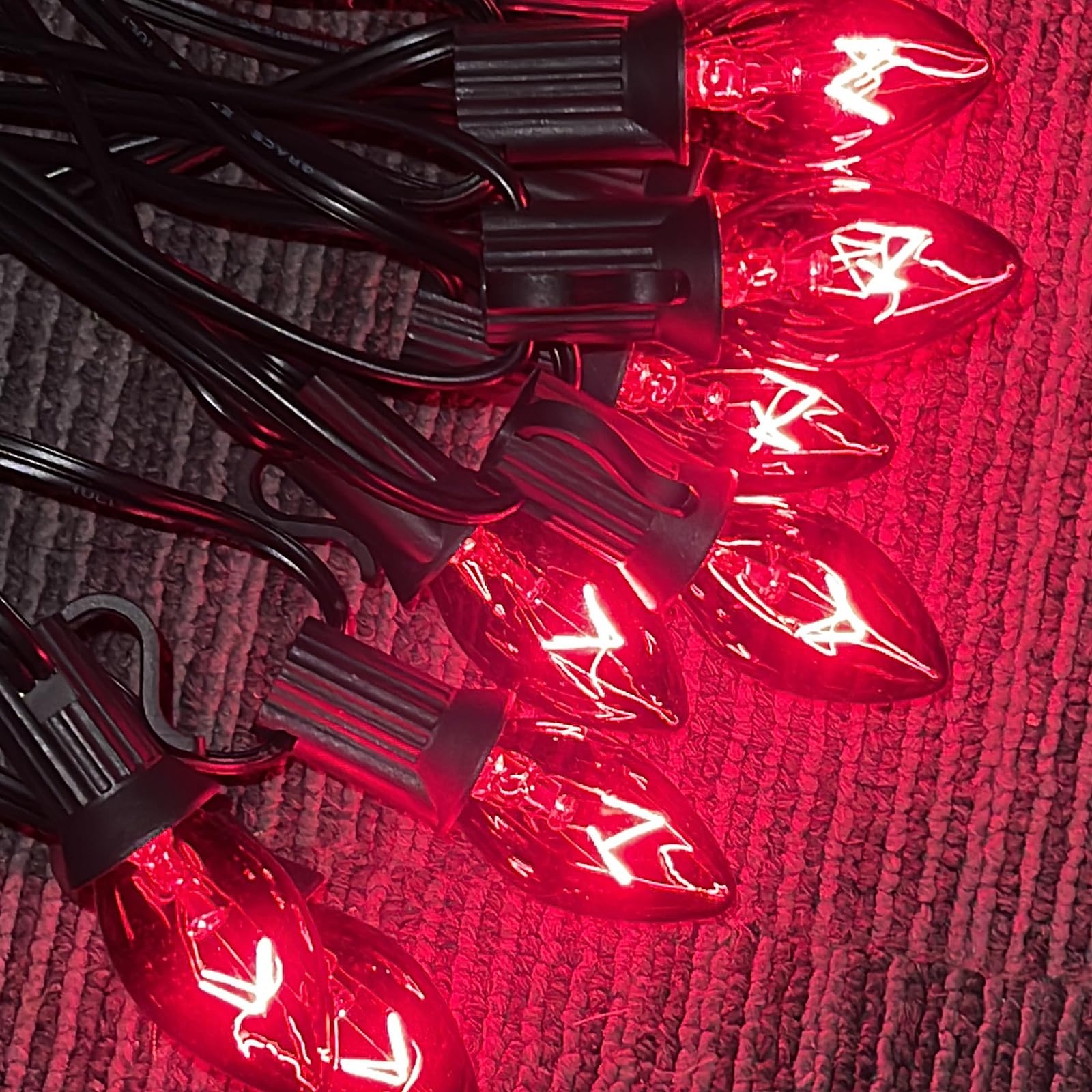 Oviejo 25 Pack C7 Halloween Black Replacement Bulbs, 5W Dark Purple Light Bulbs Perfect For Indoor/Outdoor Halloween, Christmas And Party String Lights C7/E12 Candelabra Base