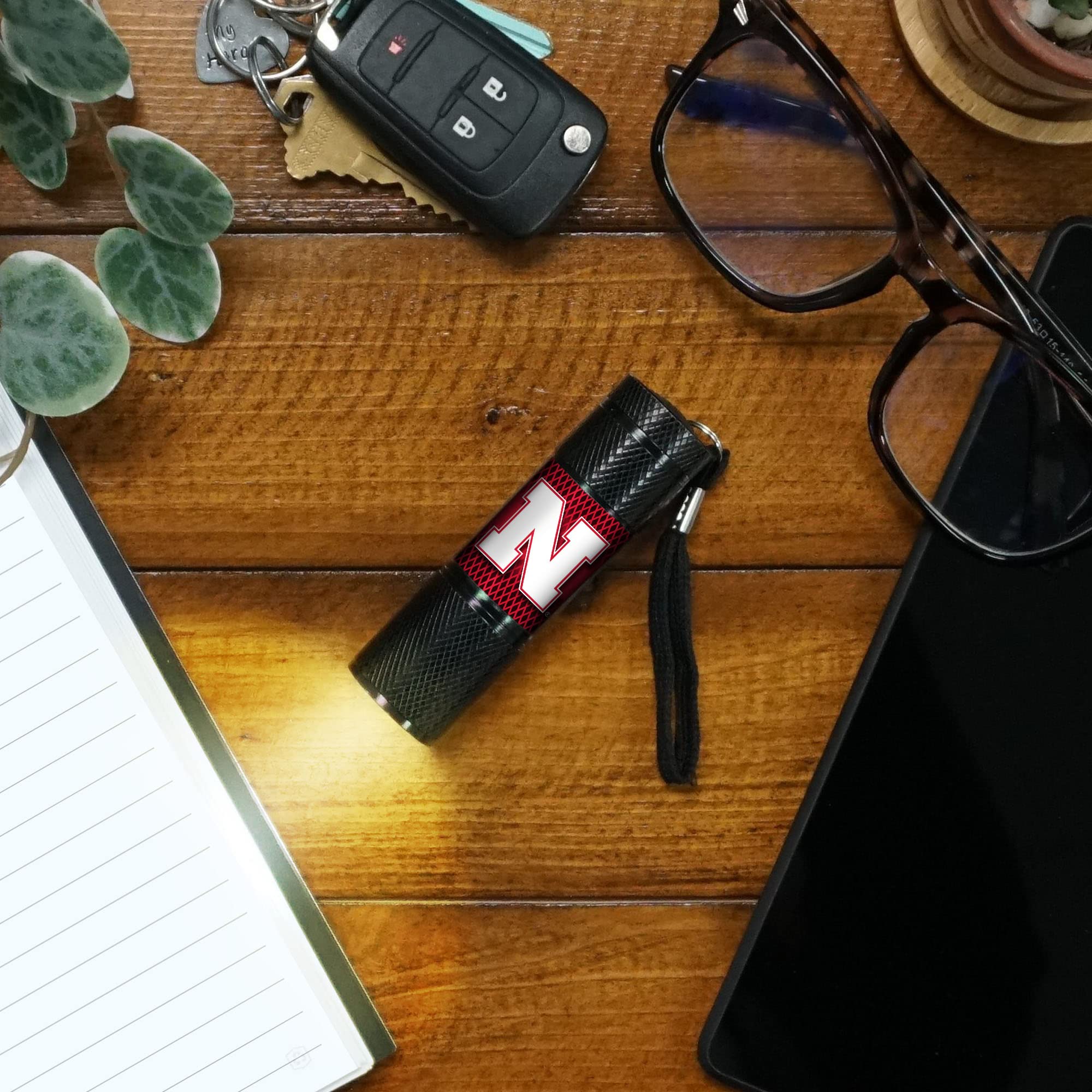 FANMATS LED Pocket Flashlight, 3.5in x 1in, Aluminum, Black, Model 62386