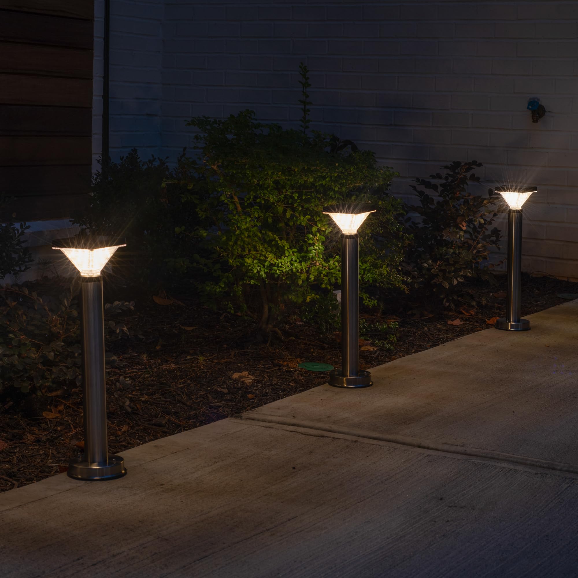 Gama Sonic Luxor Bollard Solar Light, 20.25-inch, 50 Lumens, Silver Stainless, Model 144i58070, 1 Pack