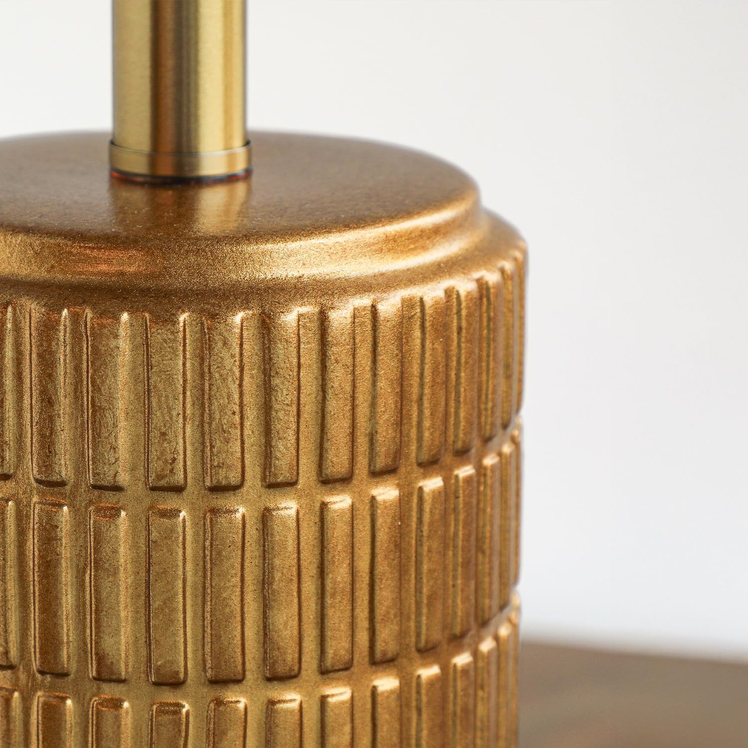 PoKat 23in Brass Gold Ceramic Table Lamp - Medium Vintage Decorative Home Decor - Model AMZ-T1102GL
