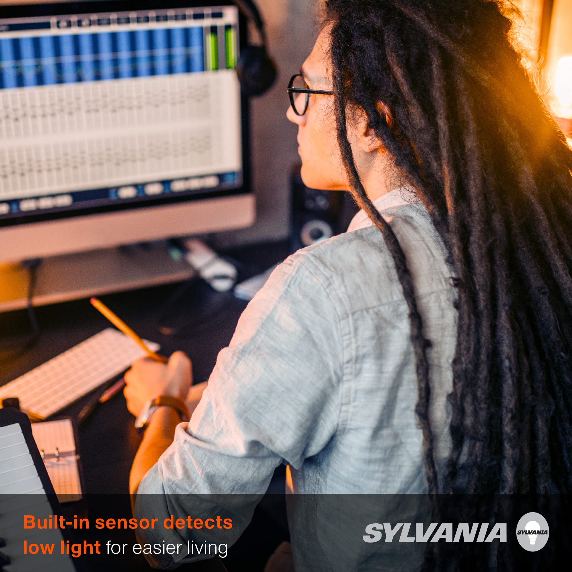 Sylvania Dusk To Dawn A21 Led Light Bulb With Auto On/Off Light Sensor, 100W=13W, 1500 Lumens, 2700K, Soft White - 1 Pack (41290)