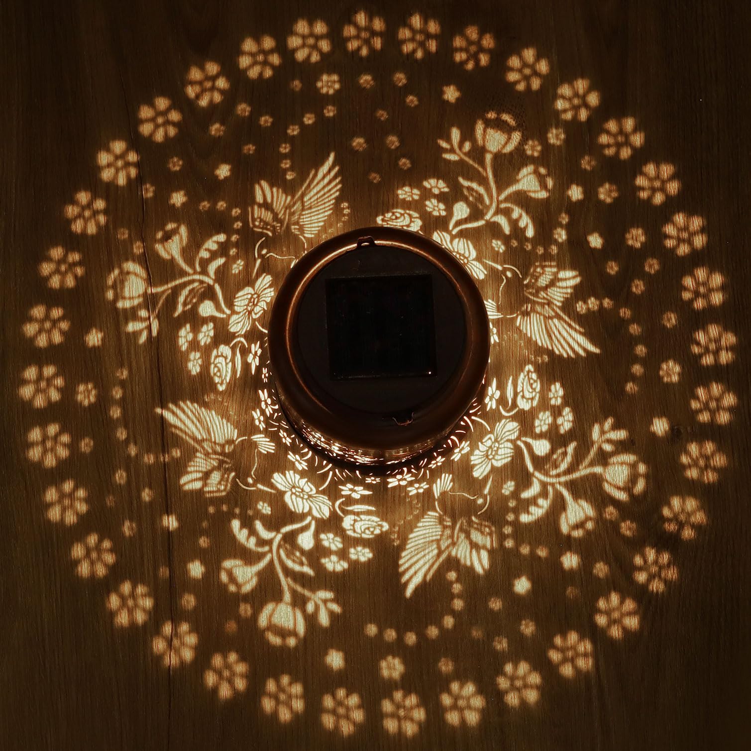 Solar Lanterns Outdoor Waterproof Hummingbird Garden Decor Christmas Gifts For Women Mom Grandma Hanging Solar Lights Metal Solar Decoration Outside For Yard, Patio,Backyard,Porch