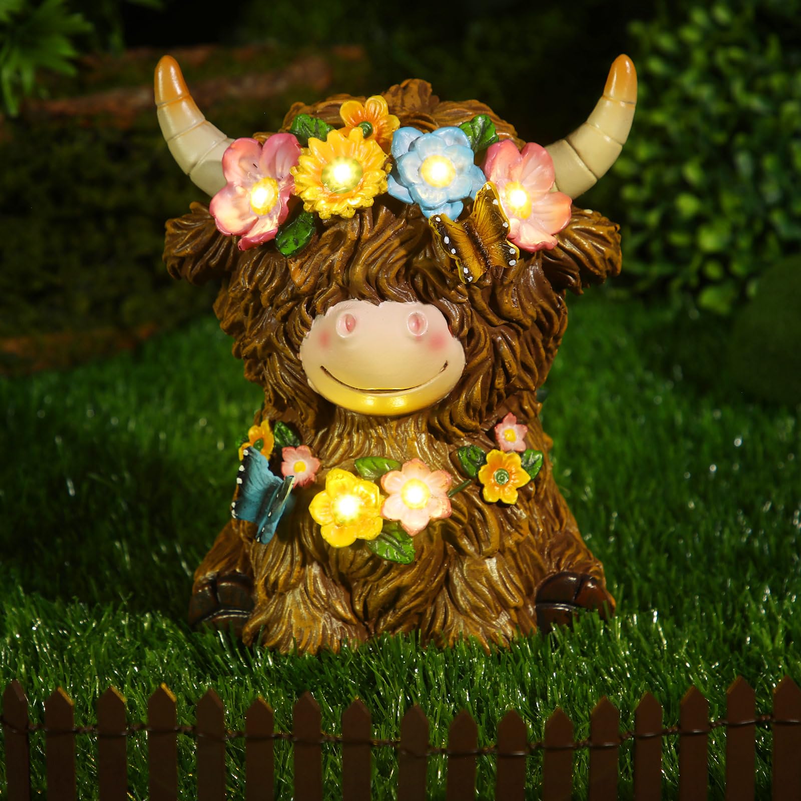Colingmill Highland Cow Solar Statue Outdoor Decor Resin Highland Cow Figurine with Flower Gifts for Women Mom for Spring Yard G