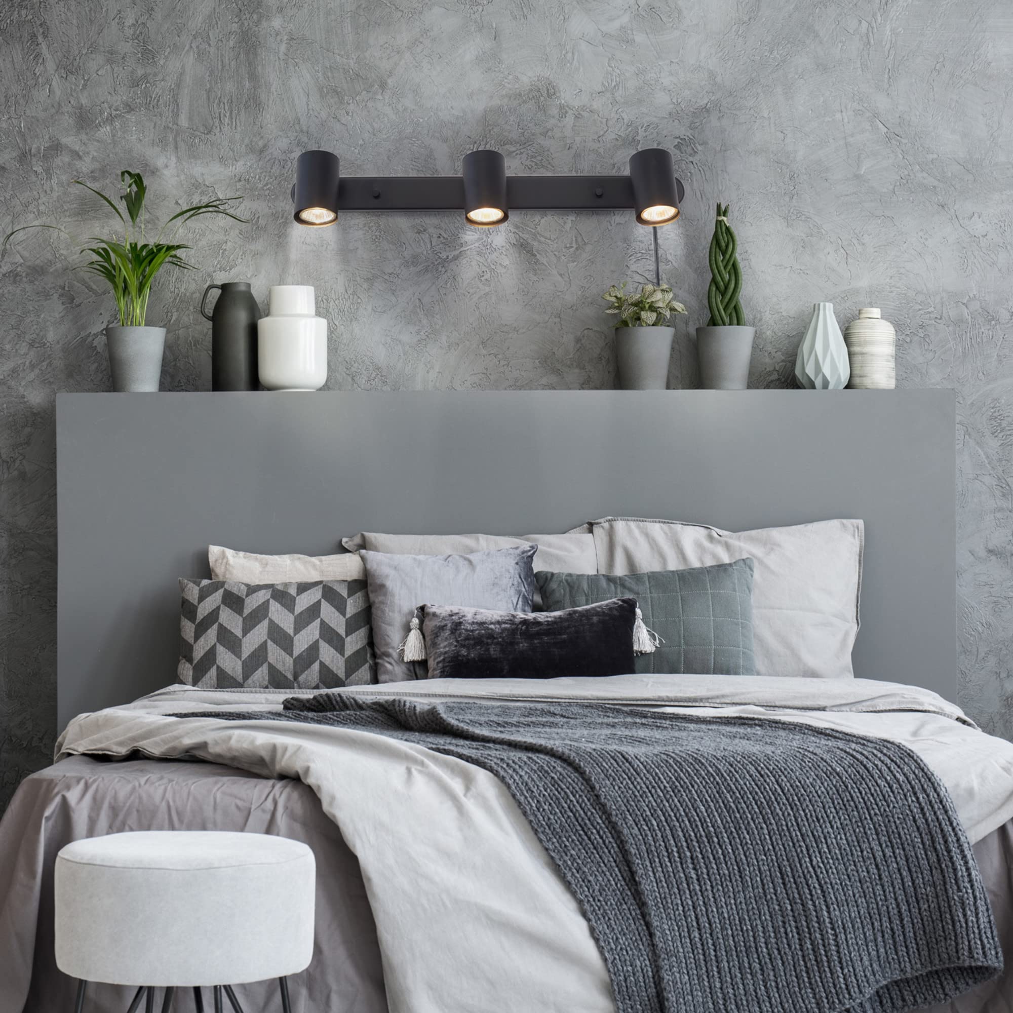 Globe Electric 59467 3-Light Plug-In Track Lighting, Matte Black, Bulb Not Included