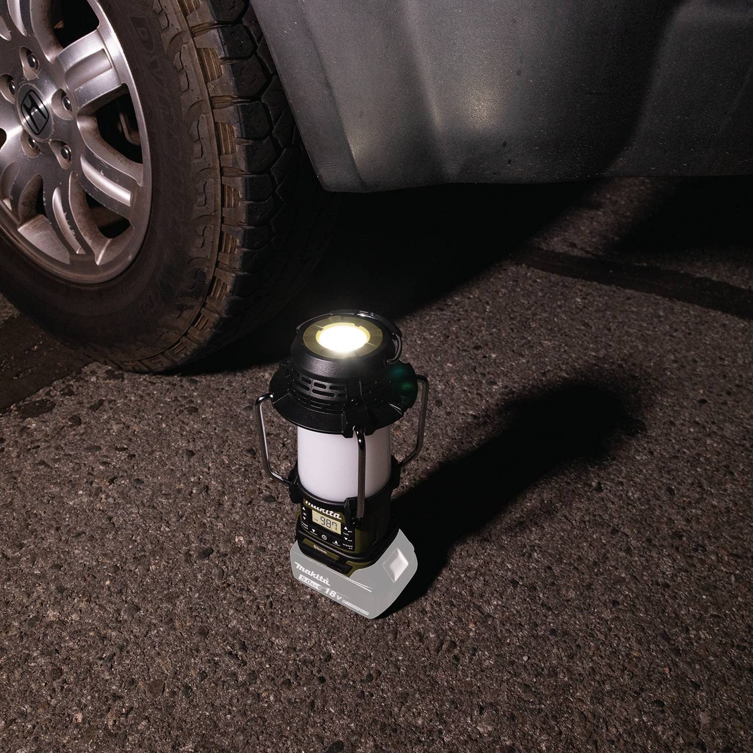 Makita Adrm13 Outdoor Adventure™ 18V Lxt® Bluetooth® Radio And L.E.D. Lantern