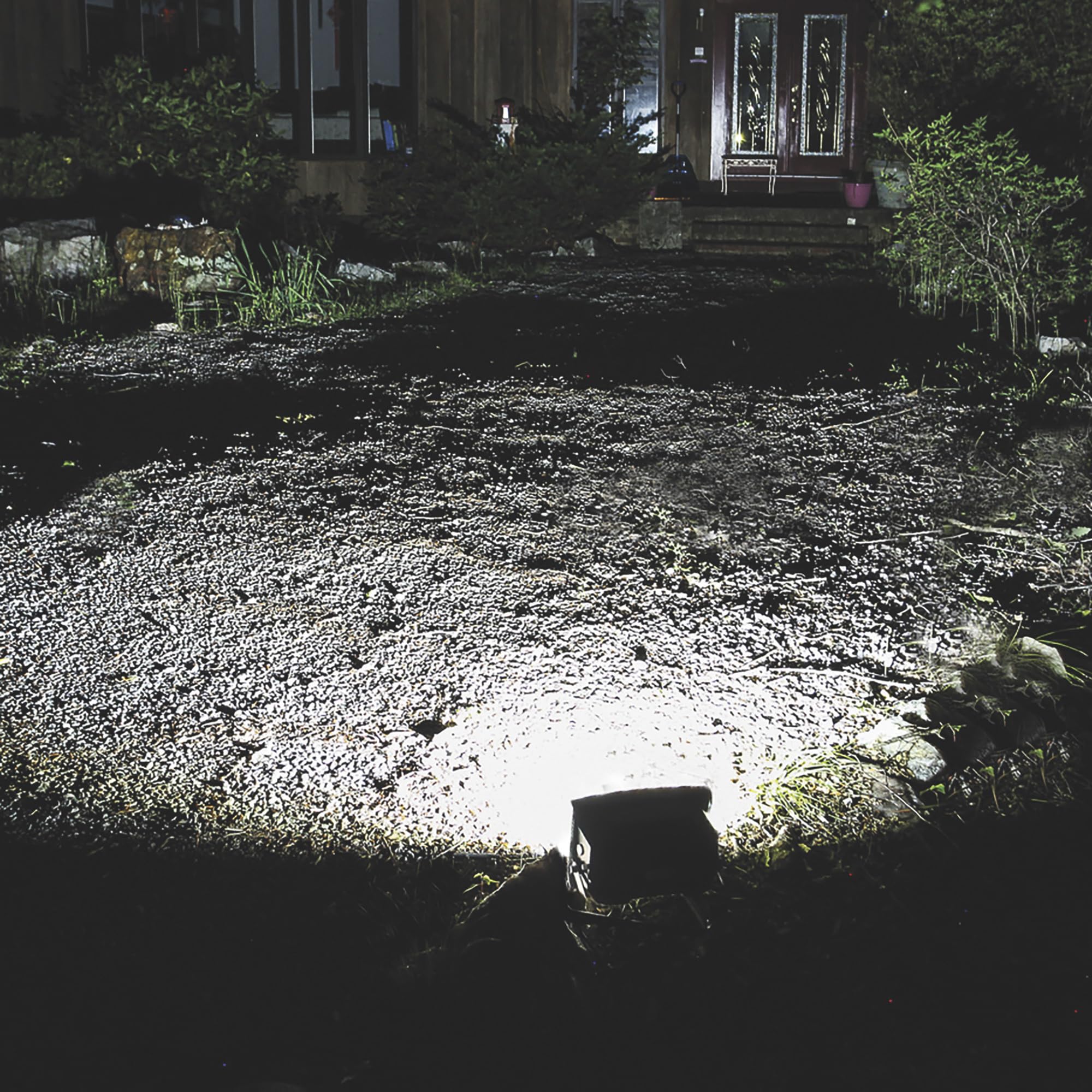 Maxsa 40331 Ultra-Bright 12 Hour Solar-Powered Floodlight To Light Up Signs, Flags, Statuary And Buildings All Night Long