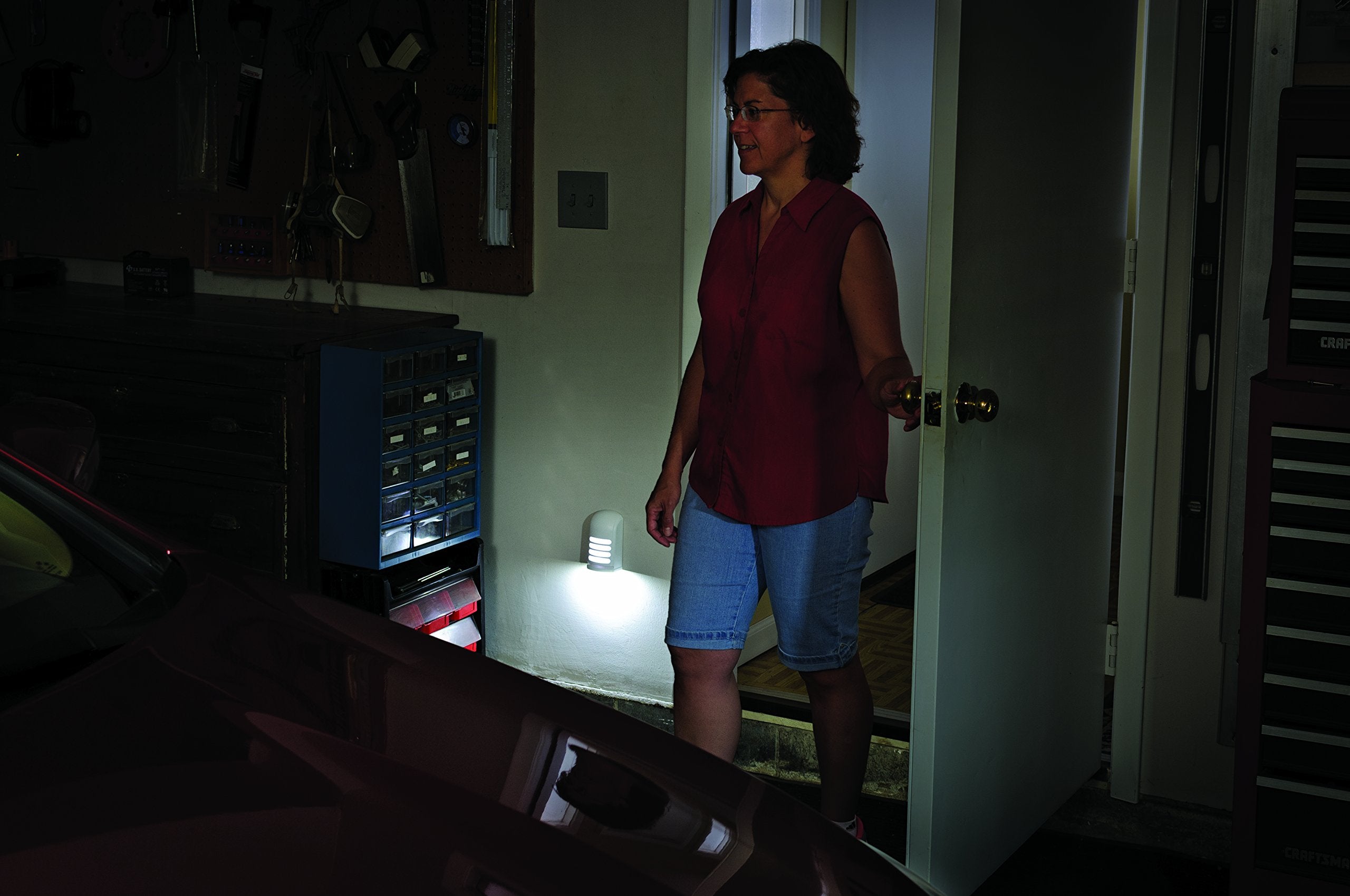 Xodus Innovations Bl706 Battery Operated Motion Activated Led Deck And Stair Light, Outdoor Or Indoor Use, Weather Resistant, Pa