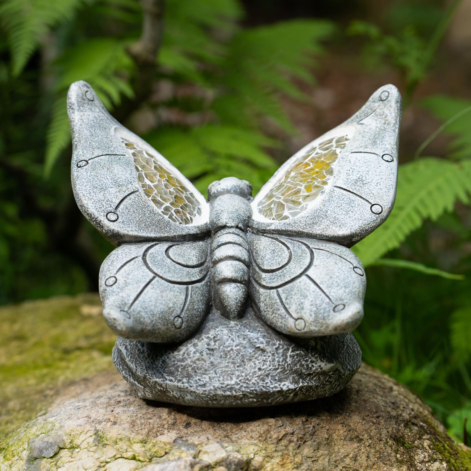 Rezpuao Garden Statue Butterfly,Solar Butterfly Decor For Outdoor,Resin Butterflies Figurine With Solar Light For Patio,Balcony,