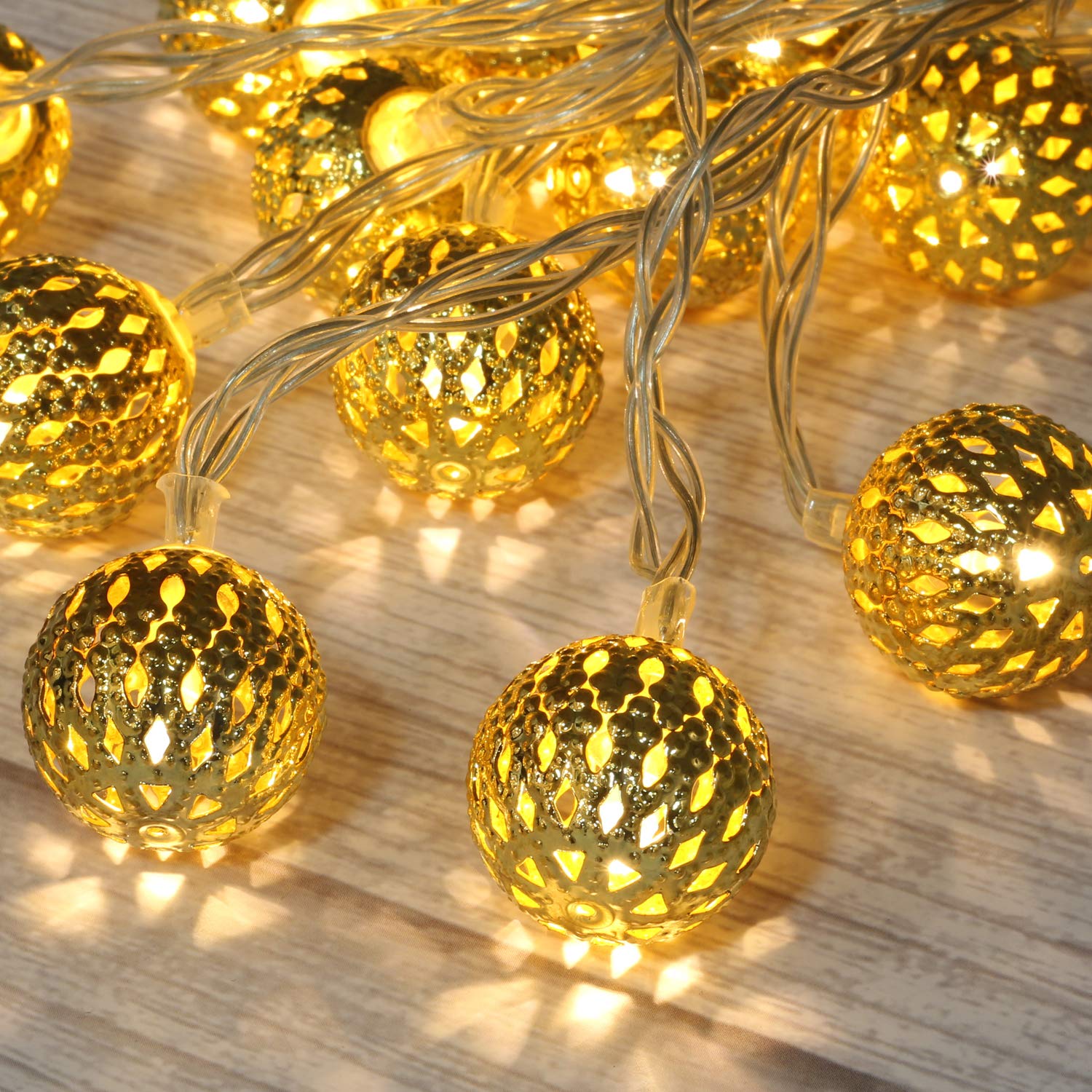 Gameus 10Ft 20 LED Moroccan Globe LED Fairy String Lights - Battery Powered Party Hanging Waterproof Lights Decor for Christmas  Garden  Porch  Patio  Indoor & Wedding (Warm White)