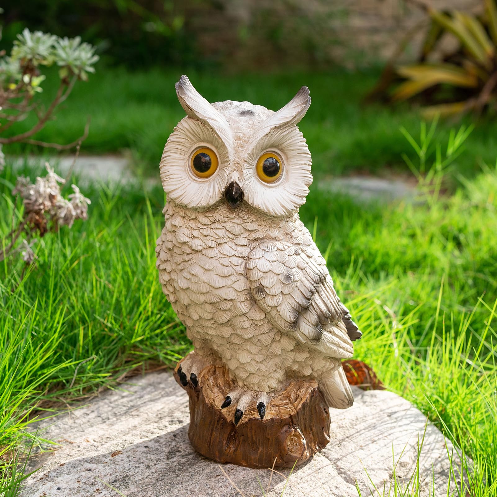 Wondhome Solar Owl Garden Statues Outdoor Decor Resin Owl Figurine With Led Lights Owl Sculpture For Porch Patio Lawn Yard Decorations Christmas Housewarming Gifts For Women Mom,White Owl