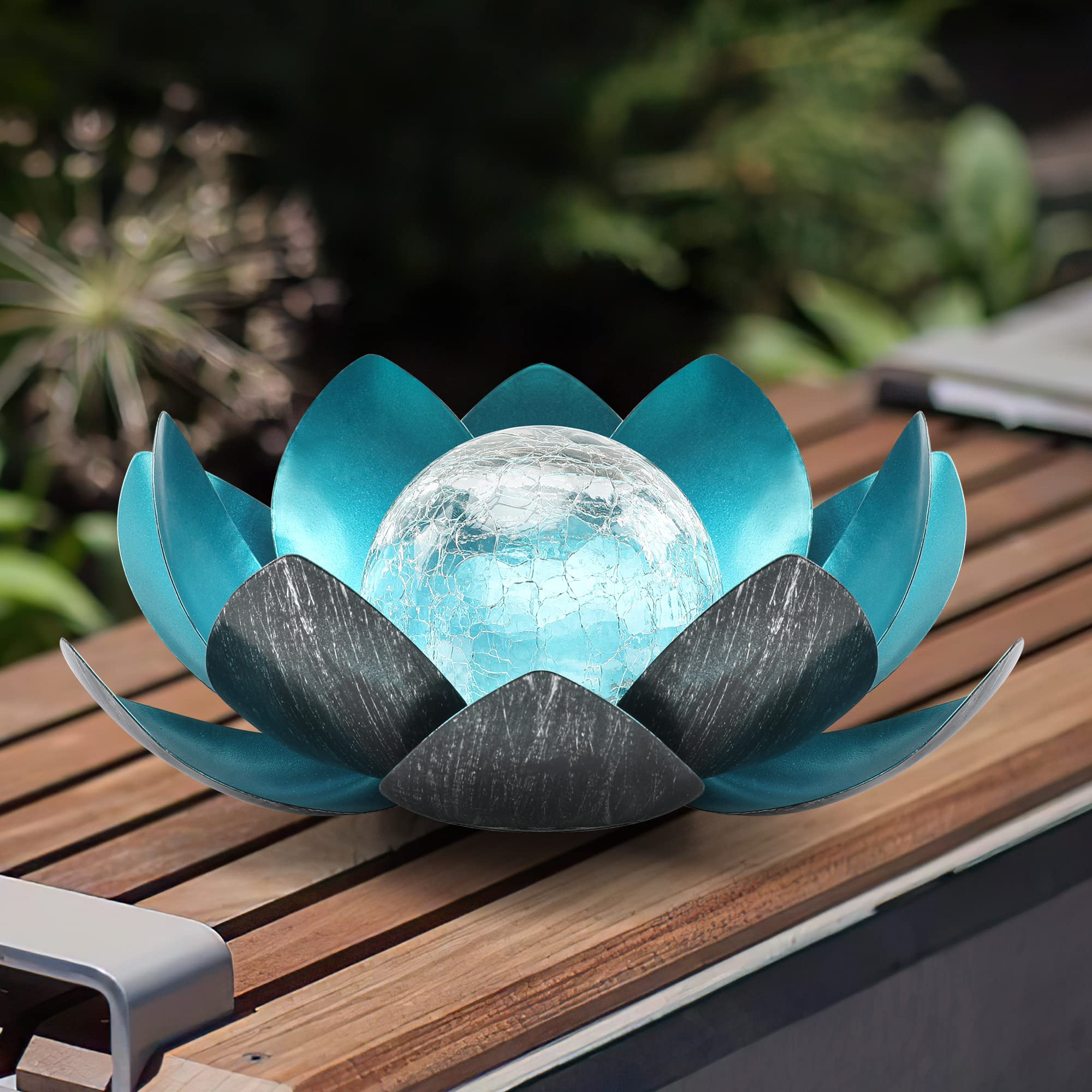 QZHP Solar Garden Light, Waterproof Metal,  ed Globe Glass, Green, Model HP004