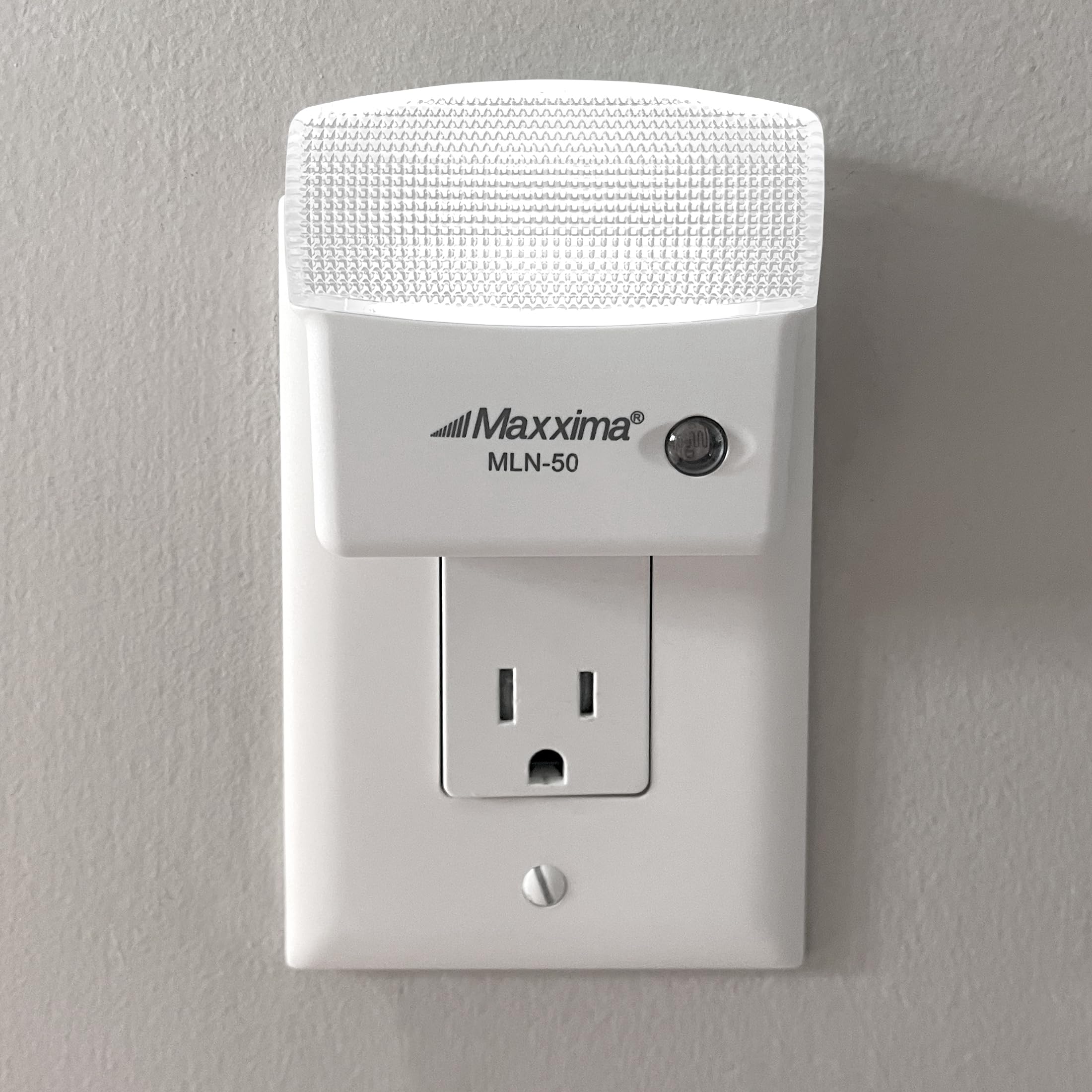 Maxxima LED Night Light with Dusk to Dawn Sensor, 25 Lumens, Cool White, 2 Pack - Ideal for Bedrooms, Bathrooms, and Hallways