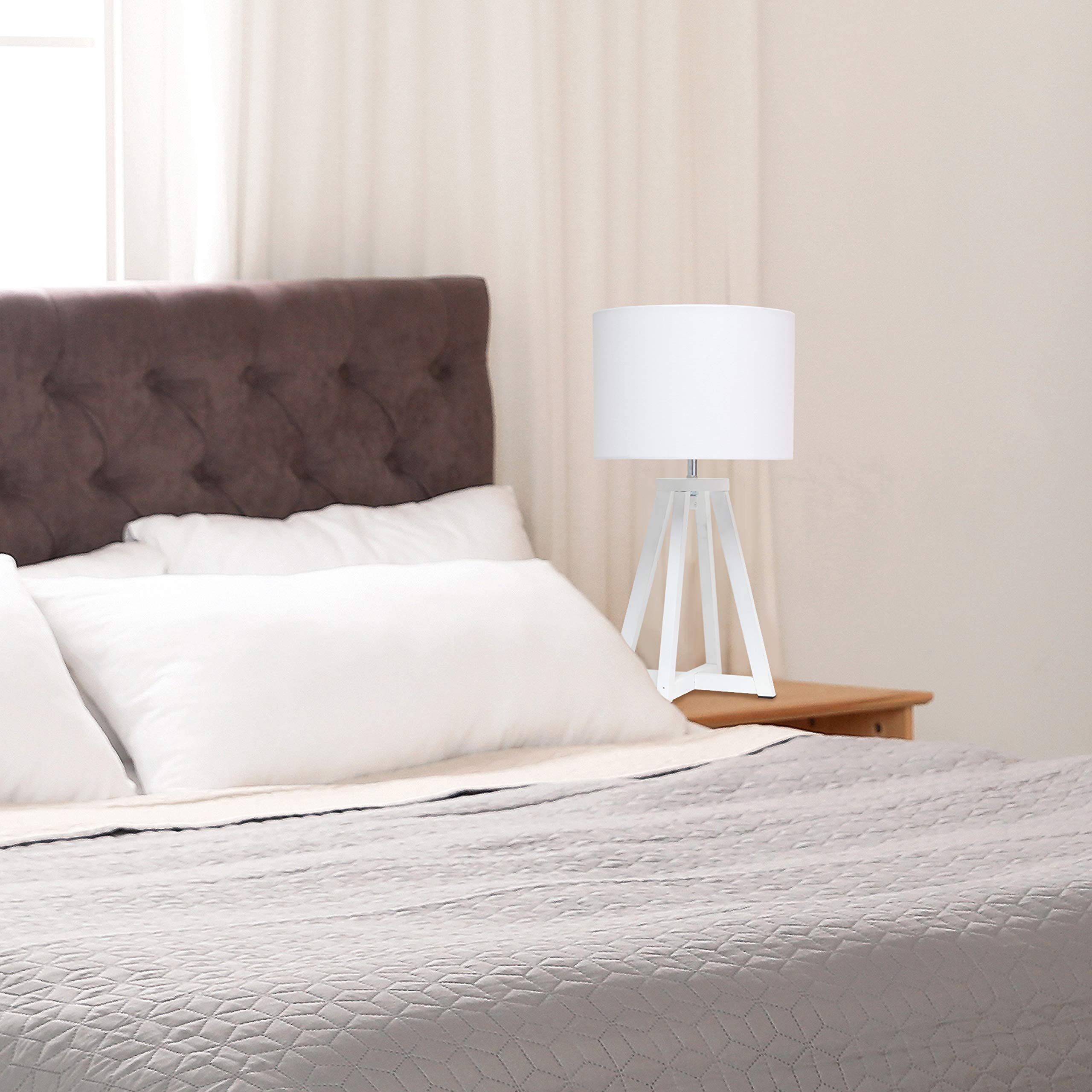 Simple Designs Lt1069-Wow Interlocked Triangular Wood Fabric Shade Table Lamp, White/White