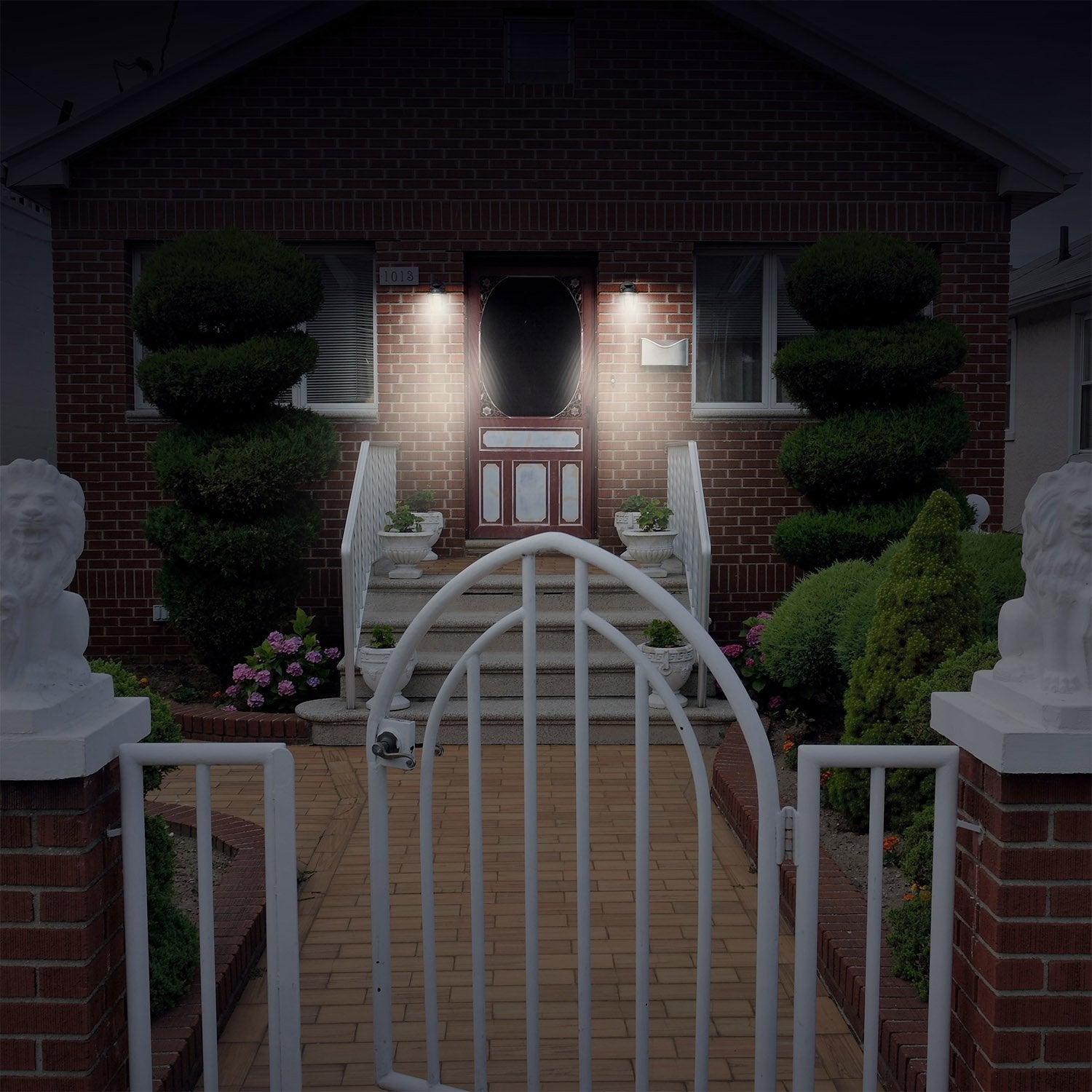 Gpct 9W Infrared Motion Sensor Led Bulb - Auto On/Off, Dusk To Dawn, Indoor/Outdoor Use