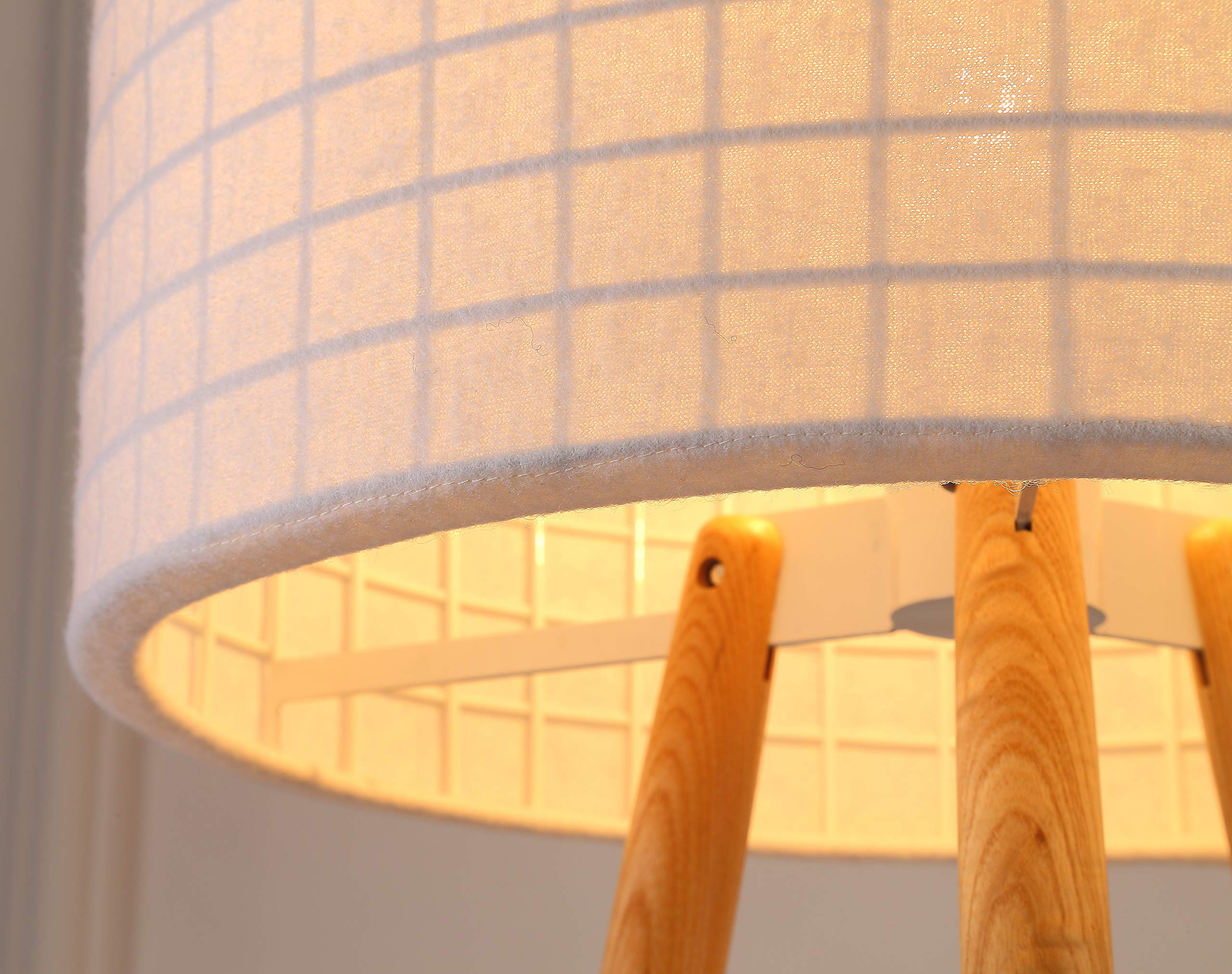 Whiteline Modern Lighting Amber Table Lamp, White