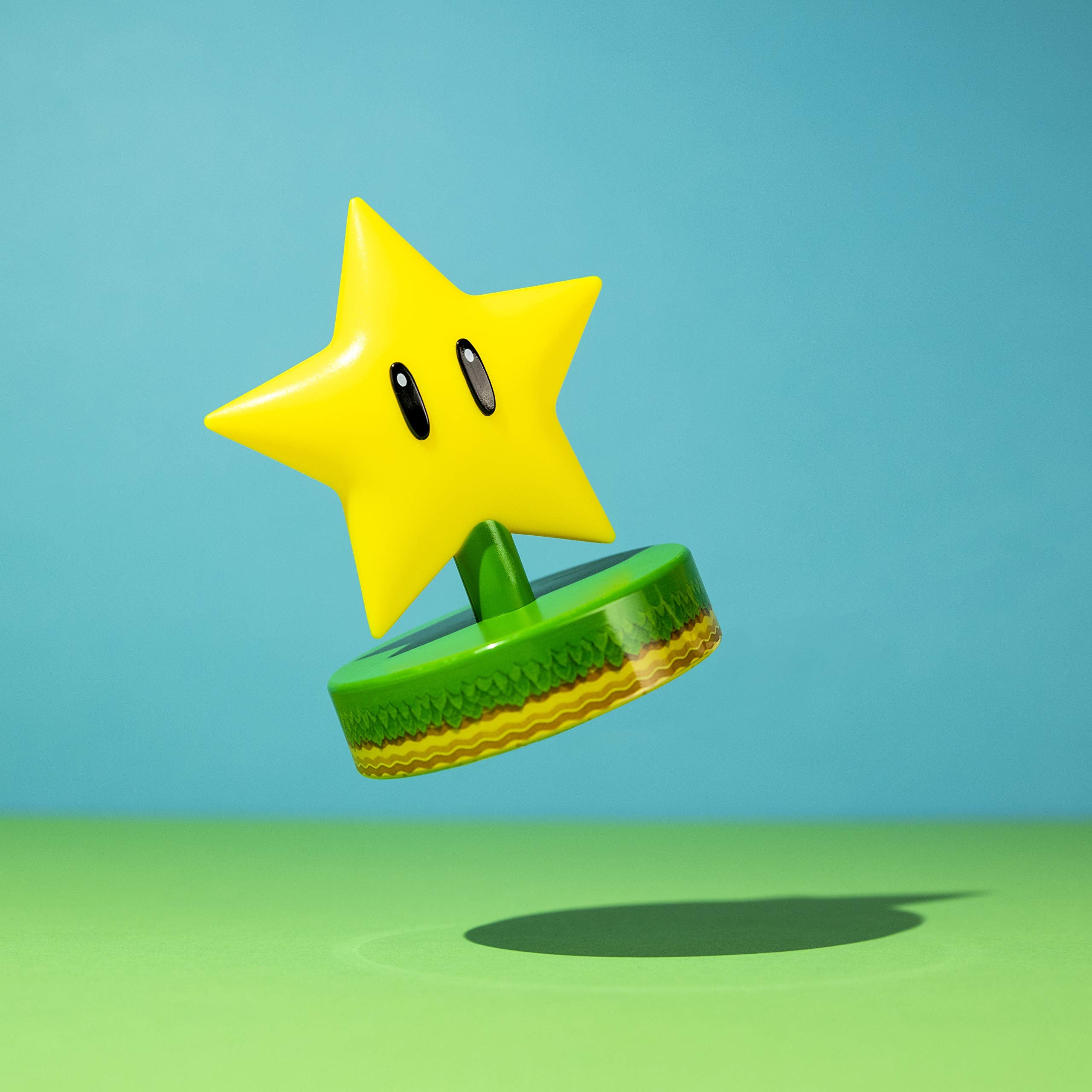 Paladone Mario Super Star 3D Icon Bdp | Officially Licensed Nintendo Collectable | Unique Gift Idea | Bright Night Light Or Desk Lamp | Battery Powered By 2 X Aaa, Yellow