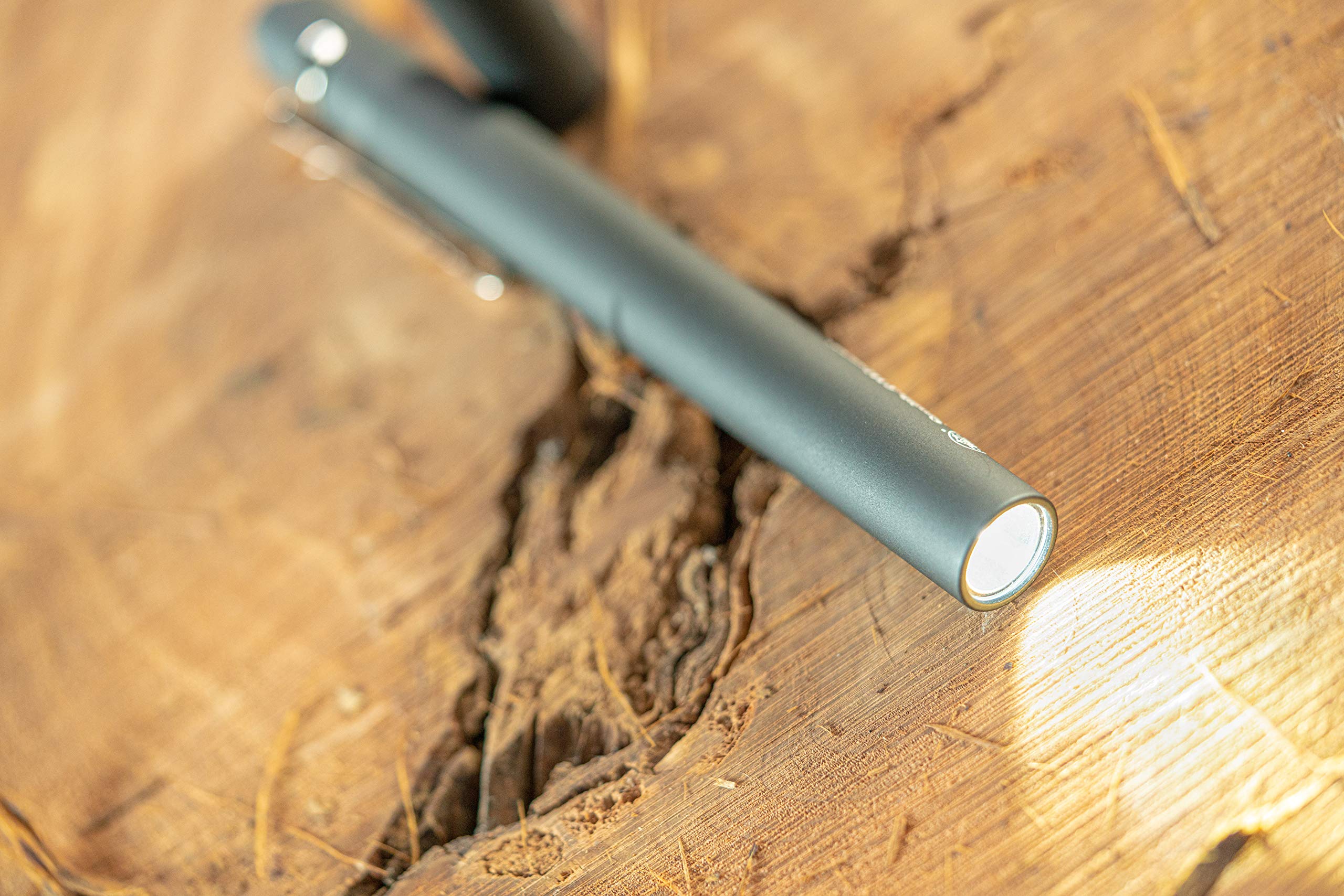 Smith & Wesson Night Guard Slim Flashlight, Compact Design, Black, Model 1117278, One Size