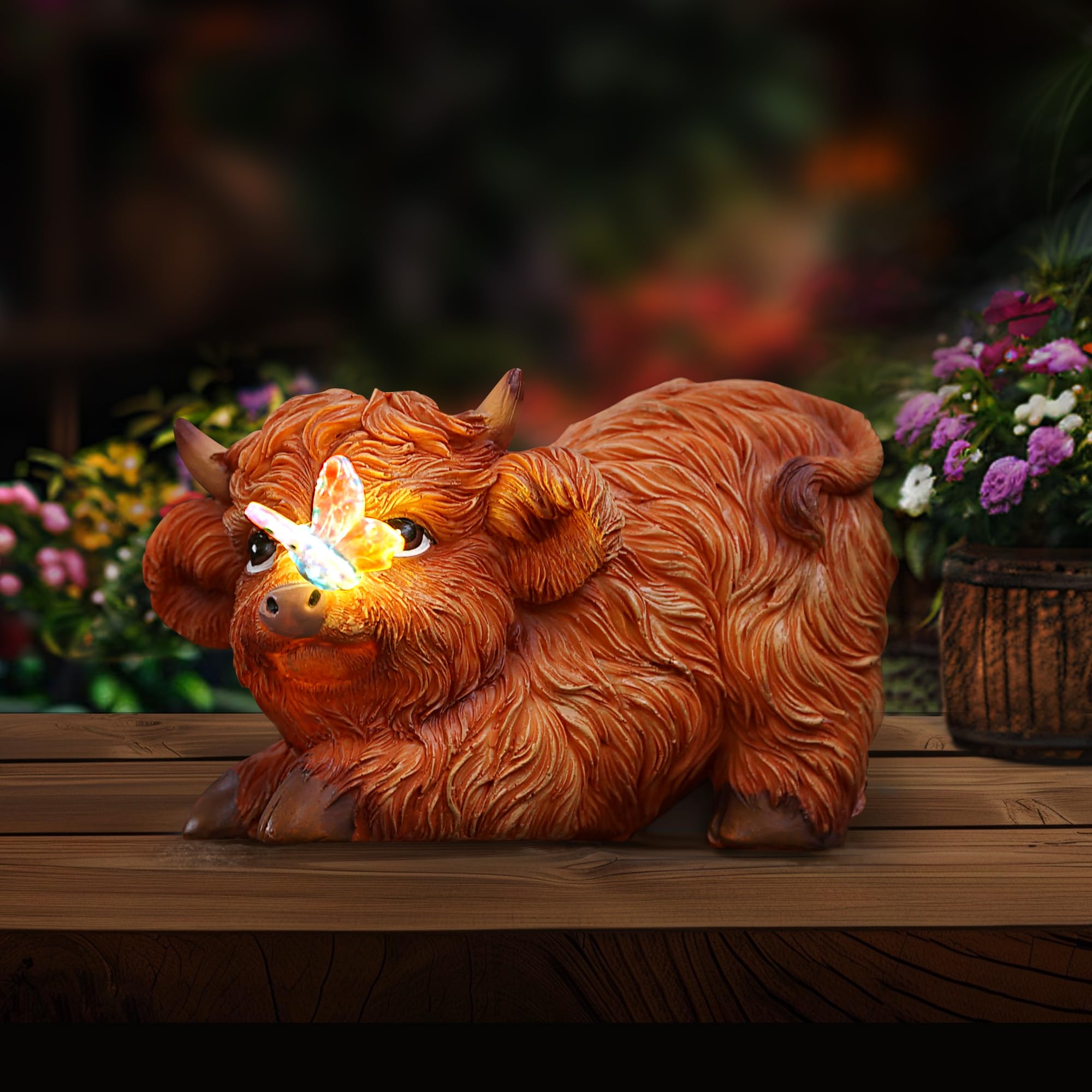 Highland Cow Solar Powered Outdoor Garden Statue  Resin Highland Cow Statue With Solar Light Lantern  Decorative Lawn  Yard Outdoor Highland Cow Decor. Unique Home Decorations  Gifts For Women