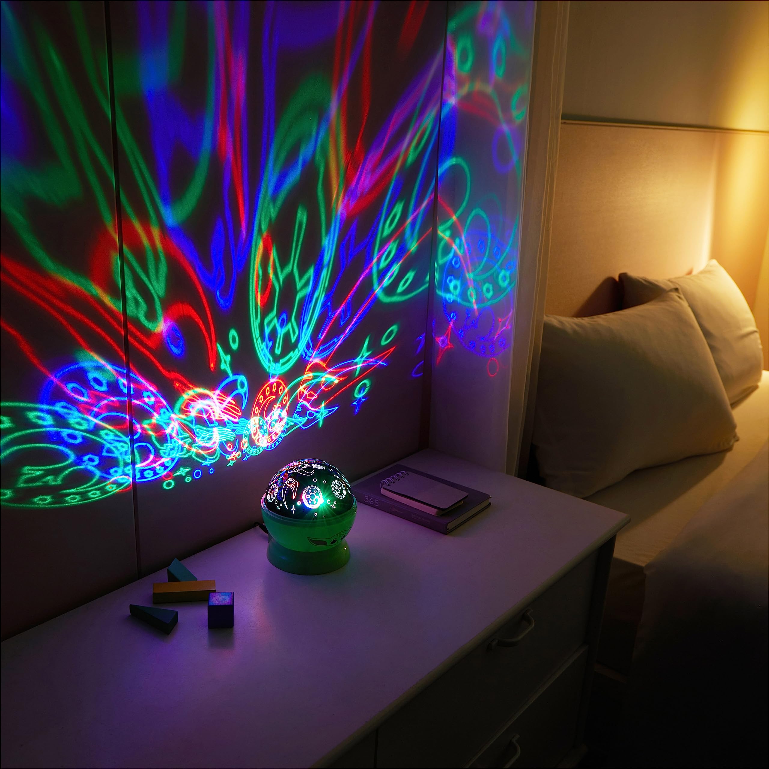 Idea Nuova Kids Lamp - Star Wars The Mandalorian Grogu LED Projection Nightlight, 4.88"x4.88"x5.5", Plastic