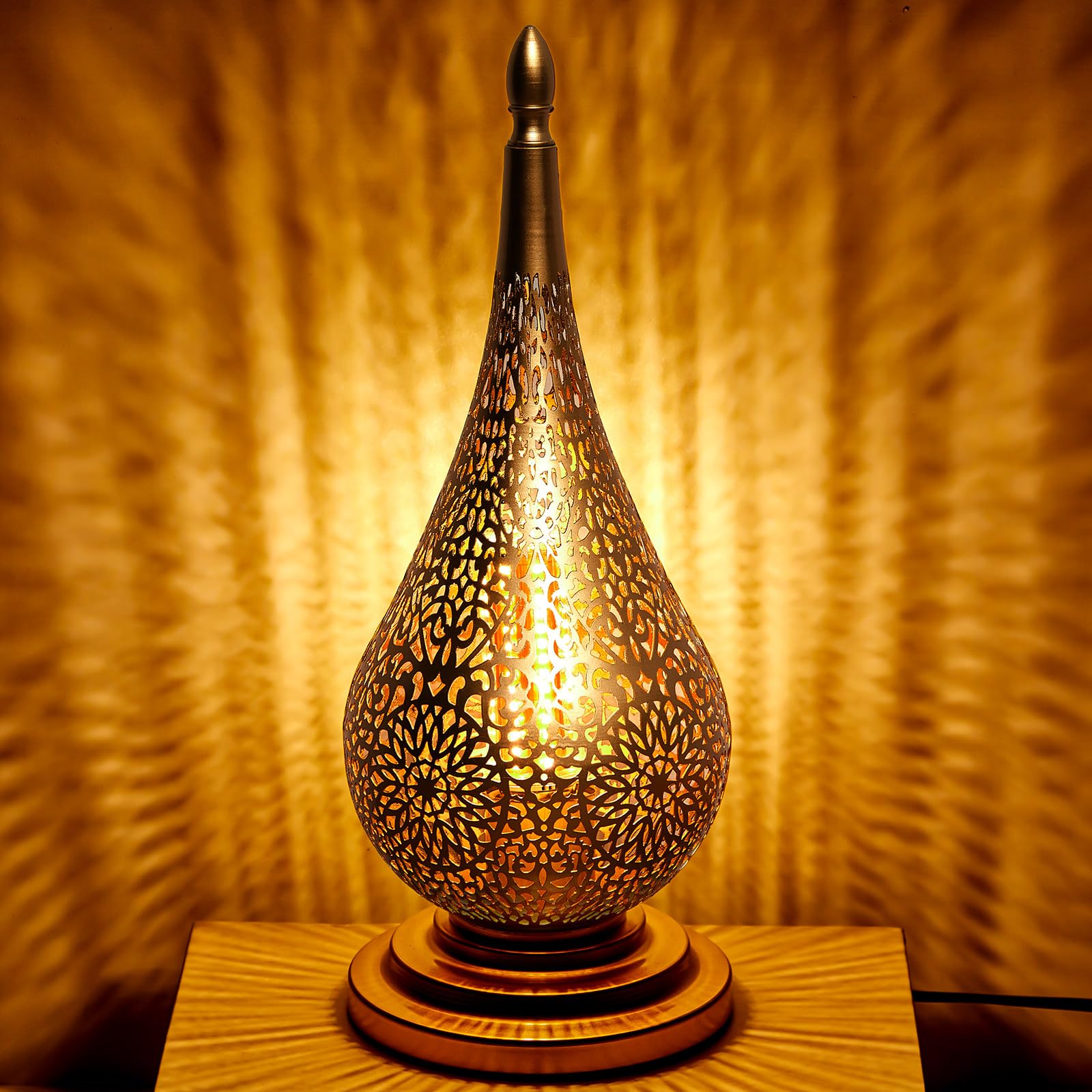 Baquler Moroccan Table Lamp Vintage Modern Decorations Desk Lights Metal Turkish Moroccan Bedside Vintage Nightstand Lamp for Be