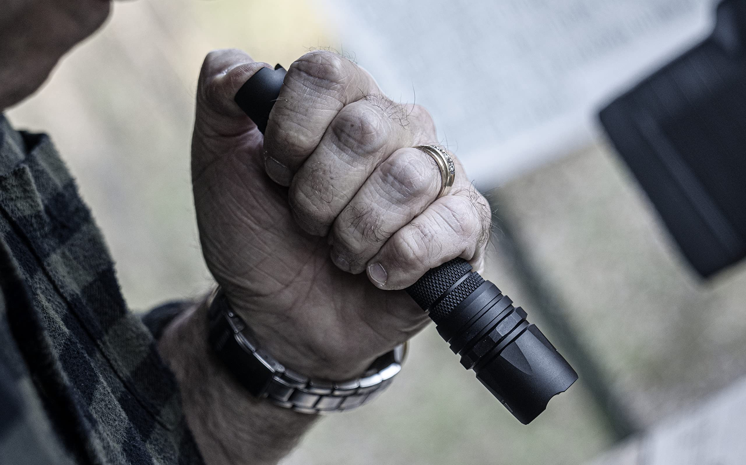 Smith & Wesson M&P Delta Force Flashlight, 2xAA, 380 Lumens, 4 Modes, Waterproof, Black, Model 1078456