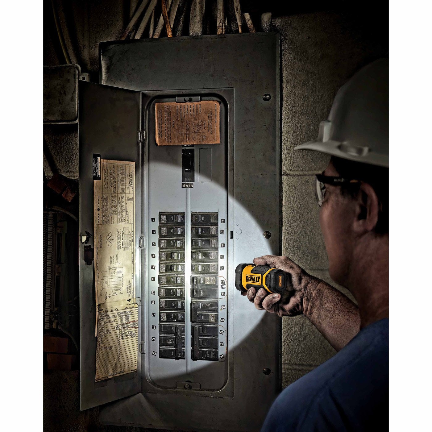 DEWALT DCL023 8V Max Worklight