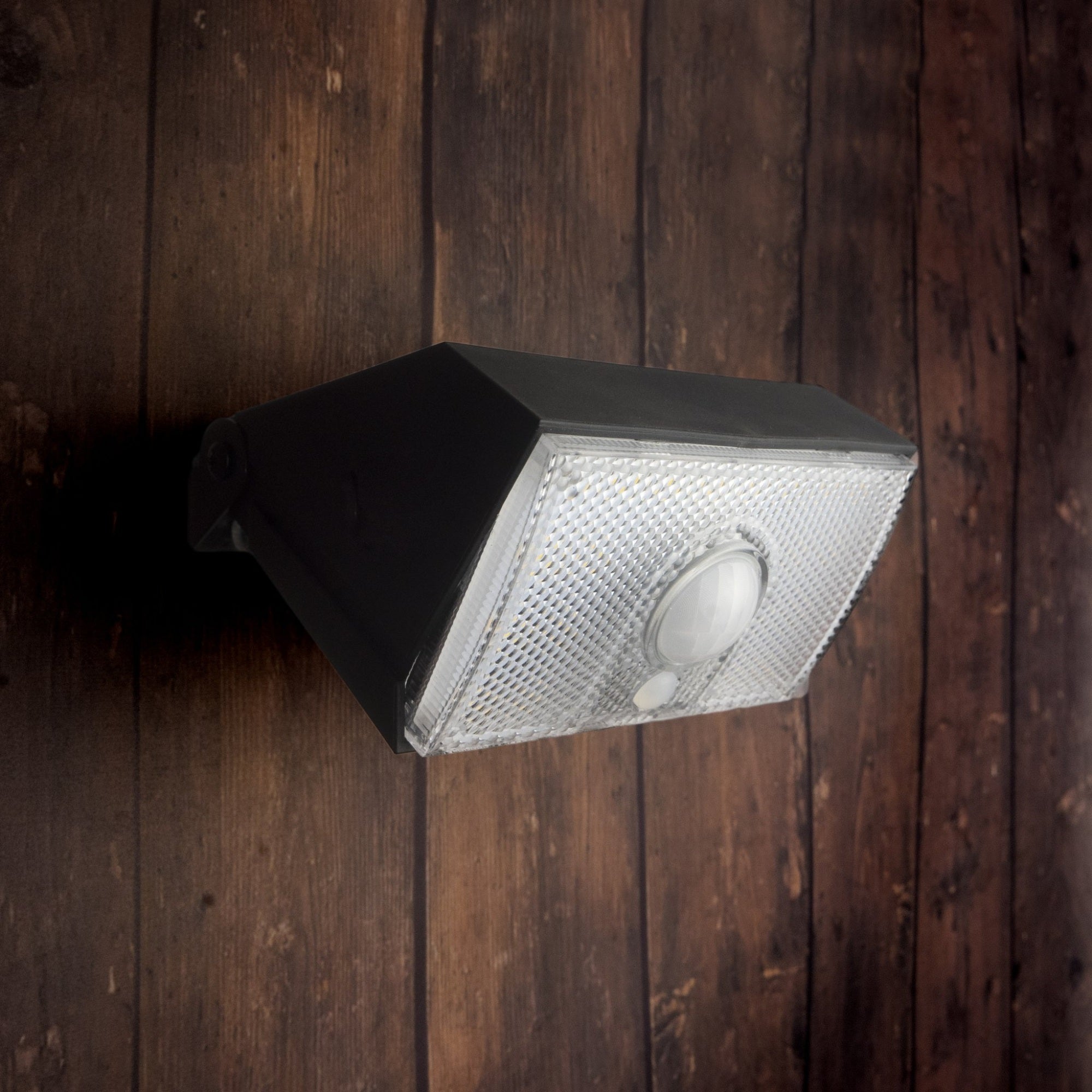 Wagan EL8570 Solar Wall Light, 1000 Lumens, Waterproof, Motion Detected, Black, 1 Pack, Plastic