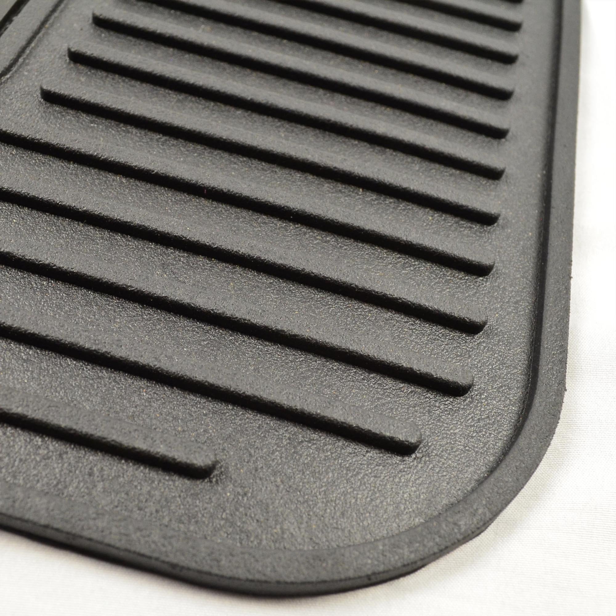 FANMATS Back Row Utility Car Mats - All Weather Protection, 14"x17", Black, Molded Team Logo, Model SS-MAT-10090