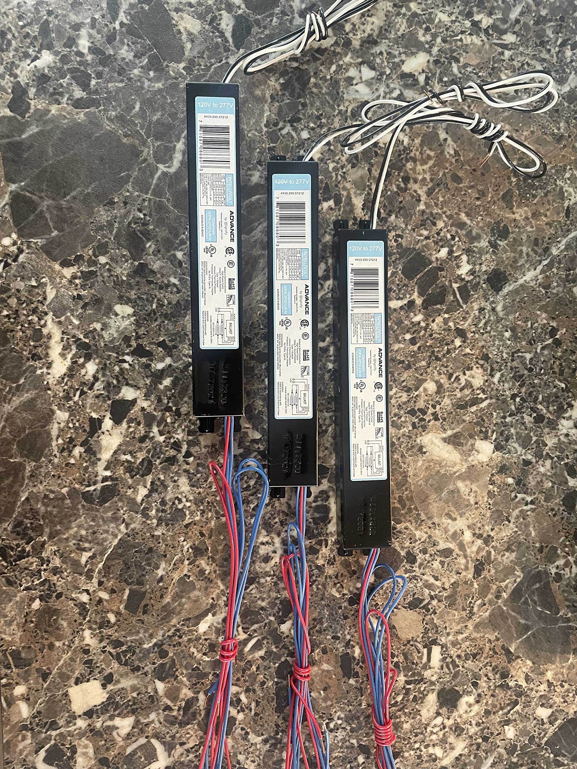 Advance Icn-2P32-N Electronic Ballast 2 F32T8 Lamps 120-277V