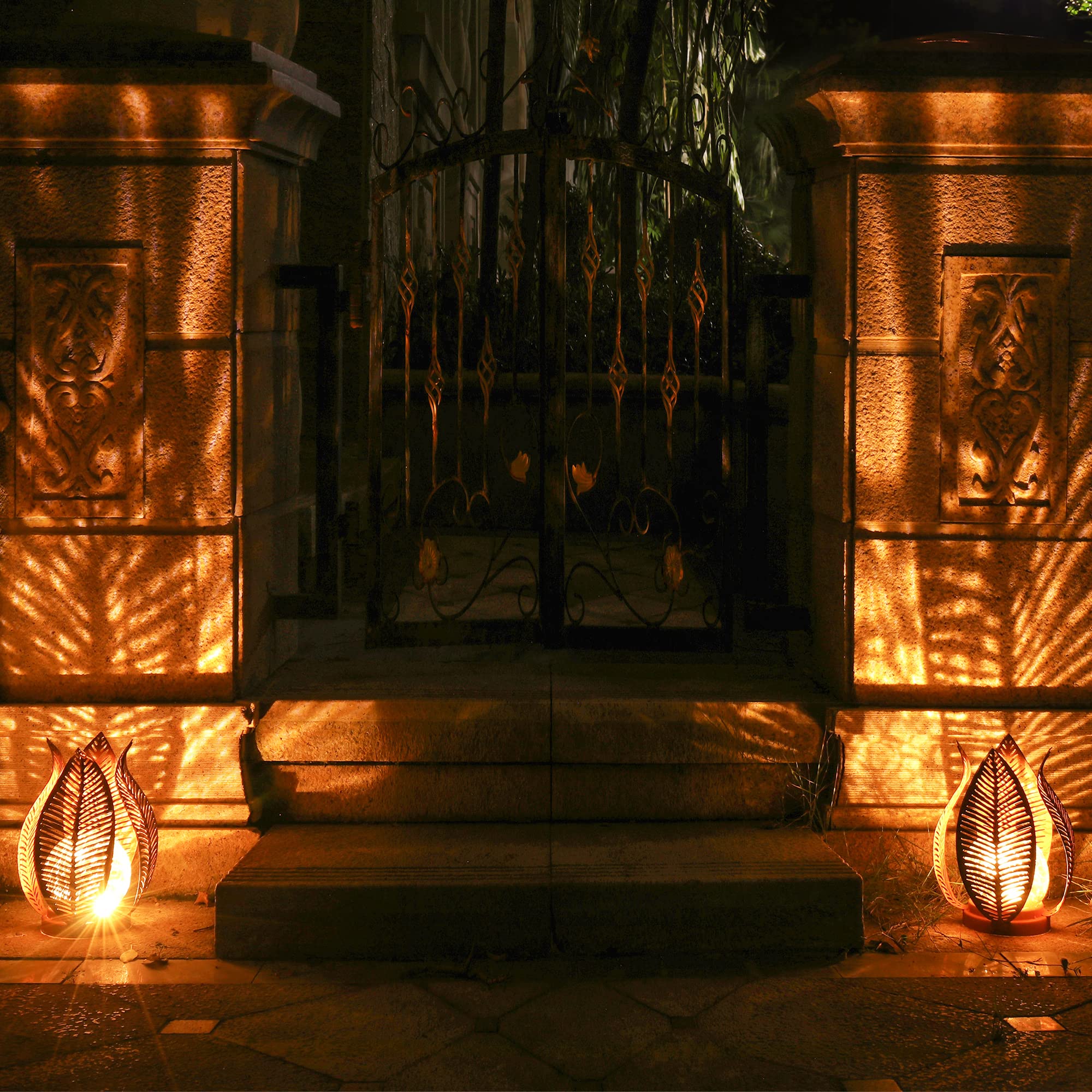 QZGE Solar Outdoor Lights, Waterproof  le Glass Globe, Metal Yard Art, Rust Finish, Model 03