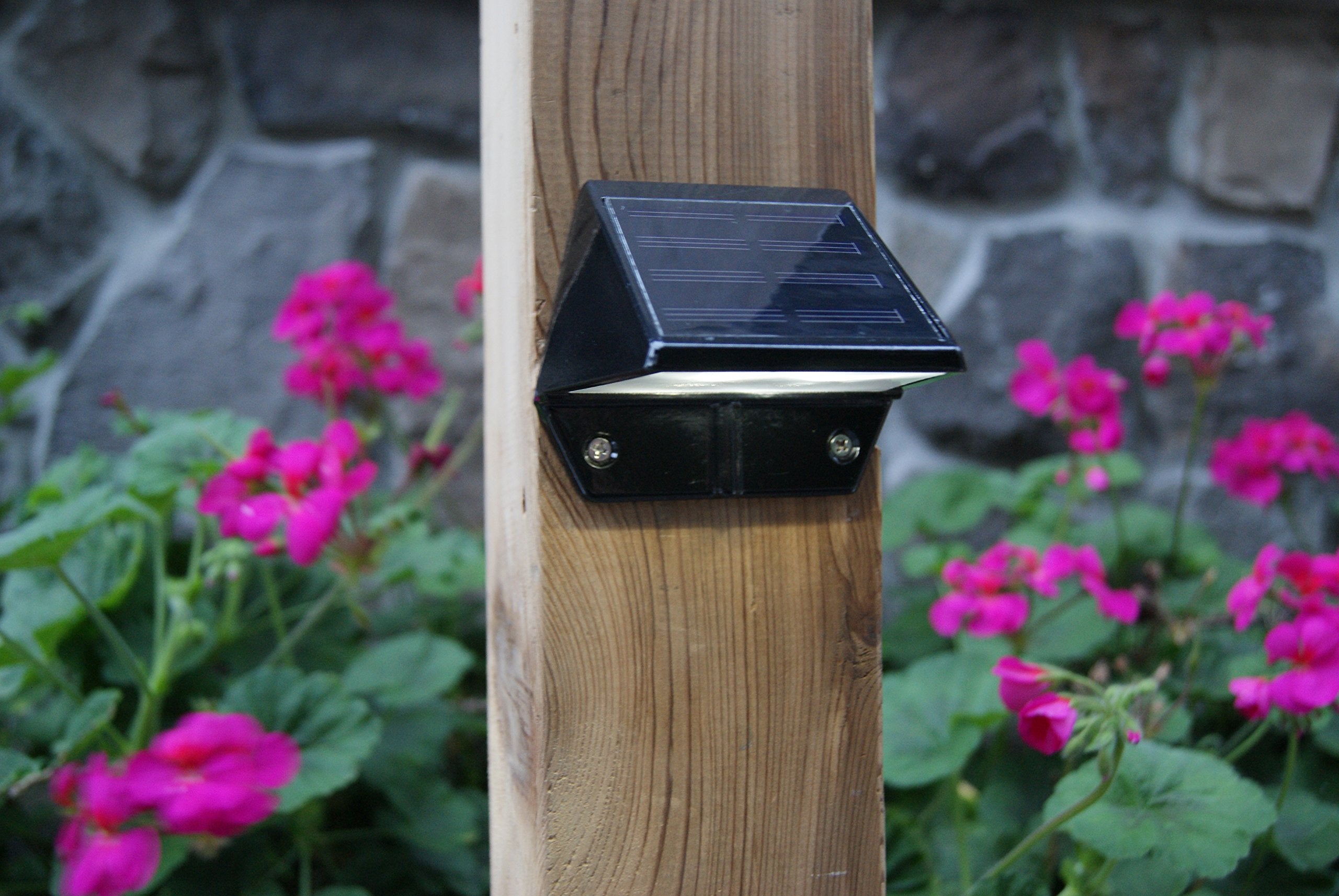 Classy Caps Sl178 Solar Integrated Led Deck & Wall Light - Black Aluminum