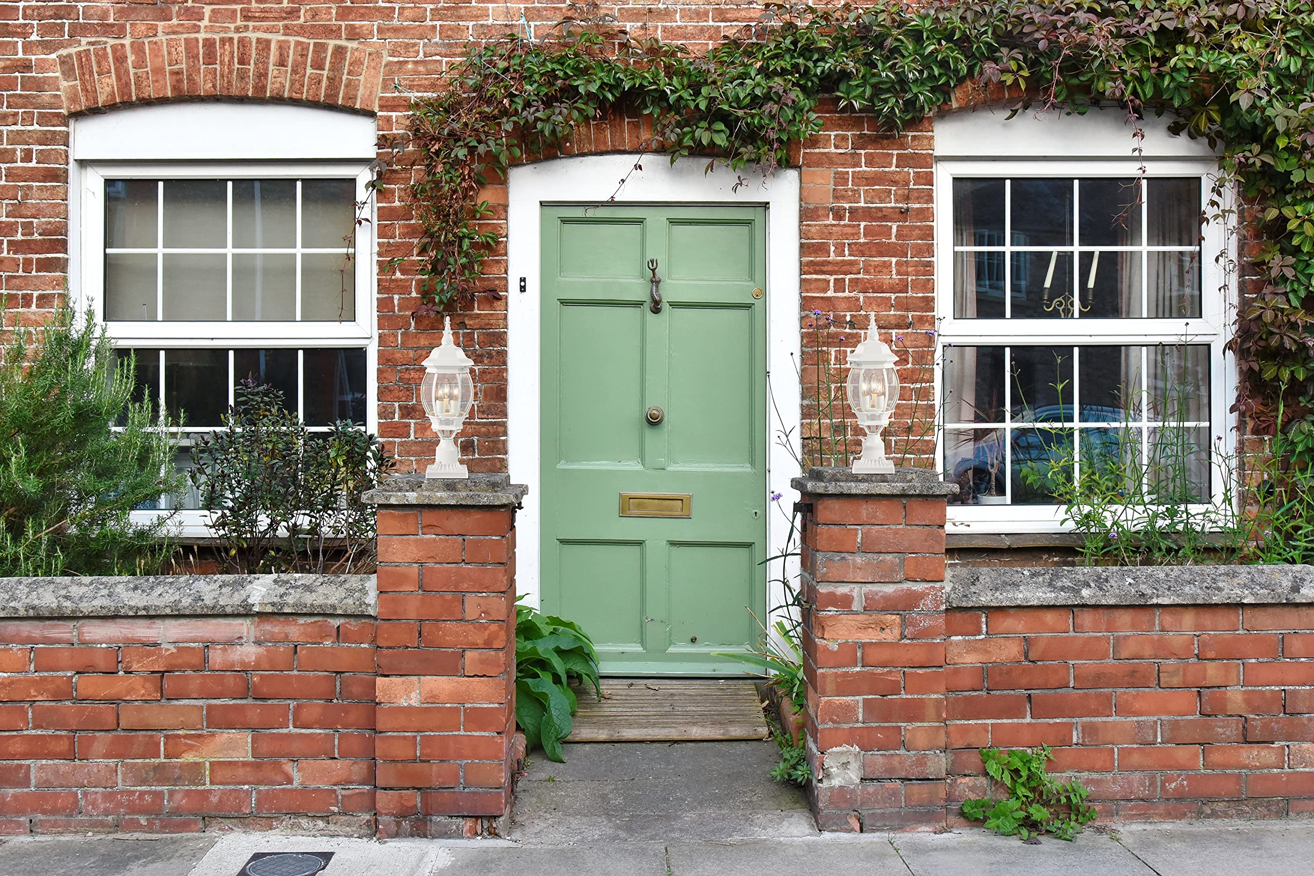 Nuvo Lighting 60/897 Traditional Three Light Post Mount From Central Park Collection In White Finish