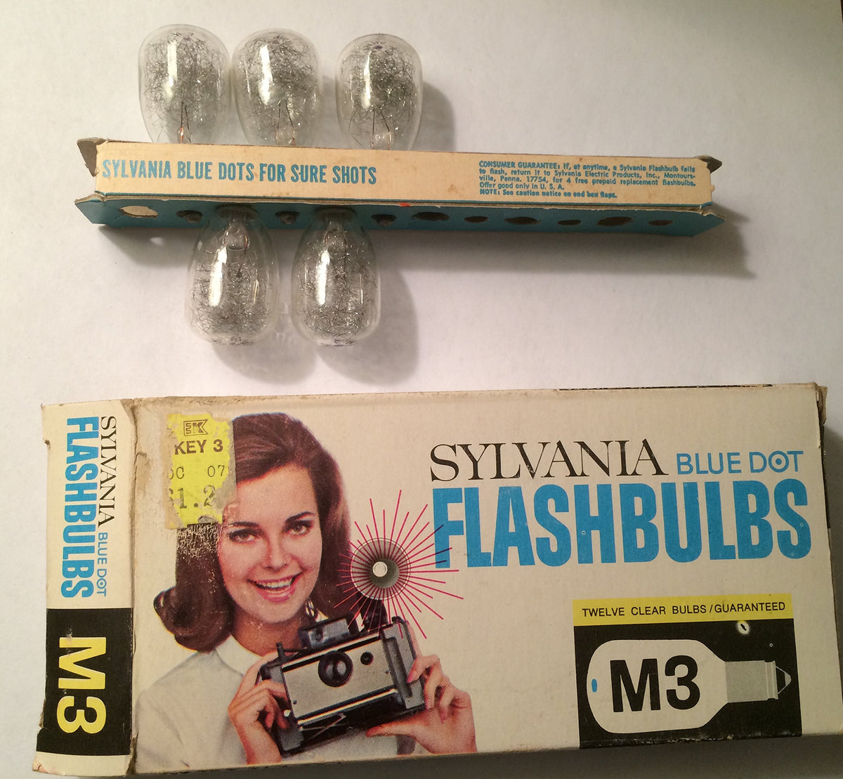 Sylvania M3 Blue Dot Flashbulbs - Pack Of 12, Ideal For Photography & Lighting Needs