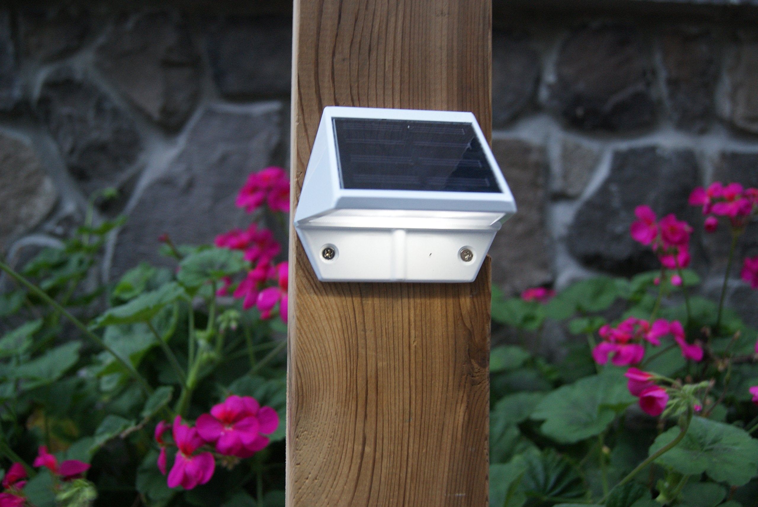 Classy Caps SL179 Solar LED Deck & Wall Light, Aluminum, White, 3.5 x 2.5 x 3 inches