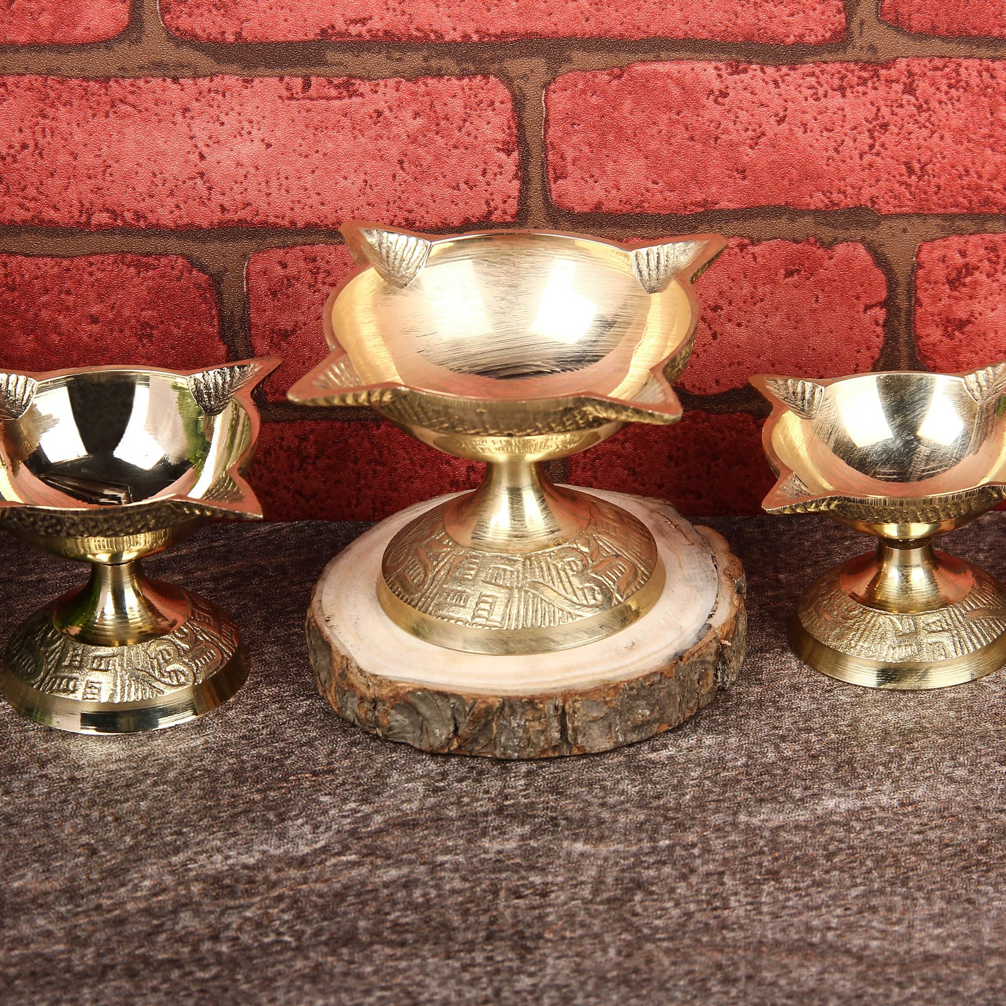 DOKCHAN 4 Face Brass Diya for Pooja, Mandir, Diwali Festival Oil lamp Diya for Daily Pooja/Diwali Pooja Charmukhi Diya for Pooja