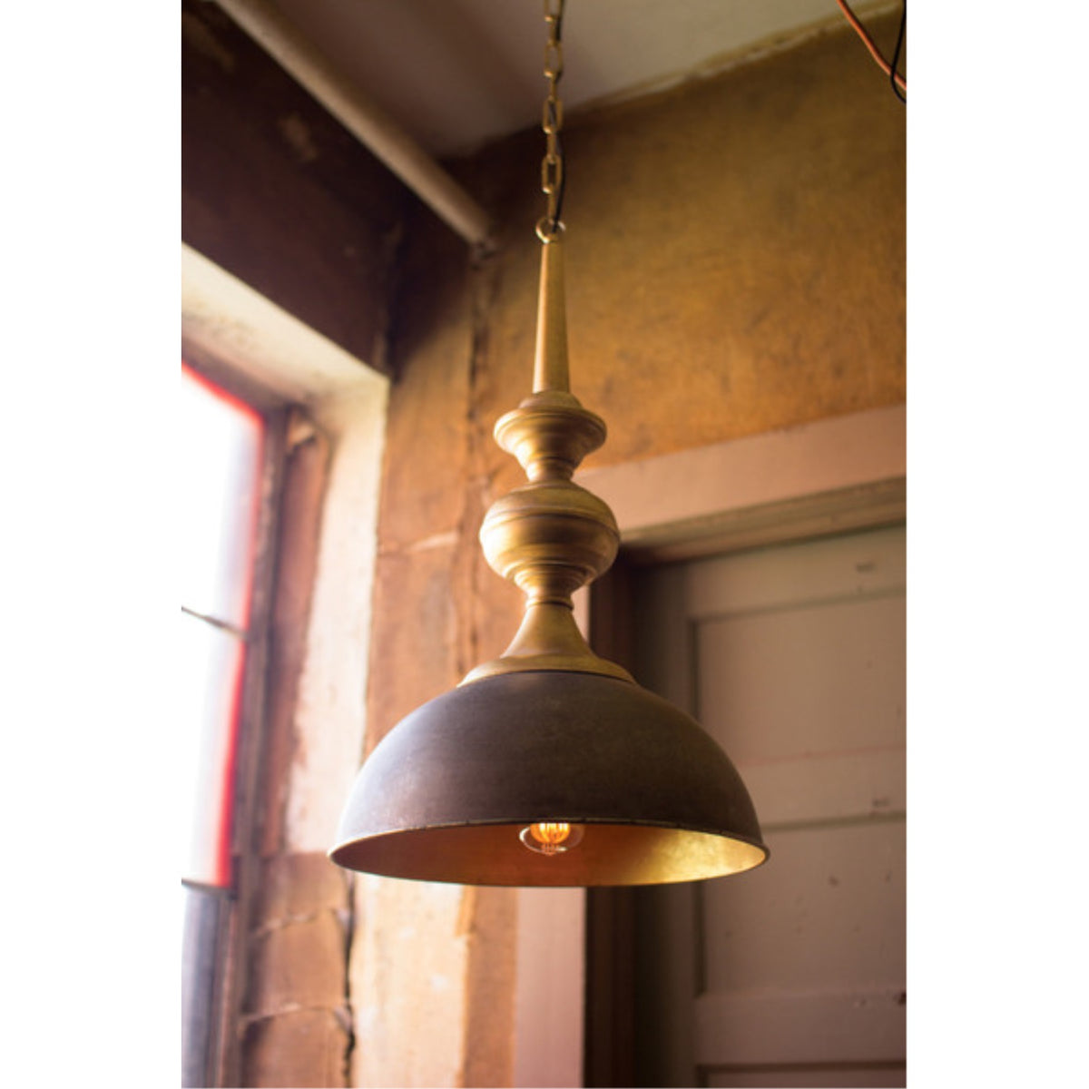 METAL PENDANT LIGHT WITH ANTIQUE GOLD FINISH