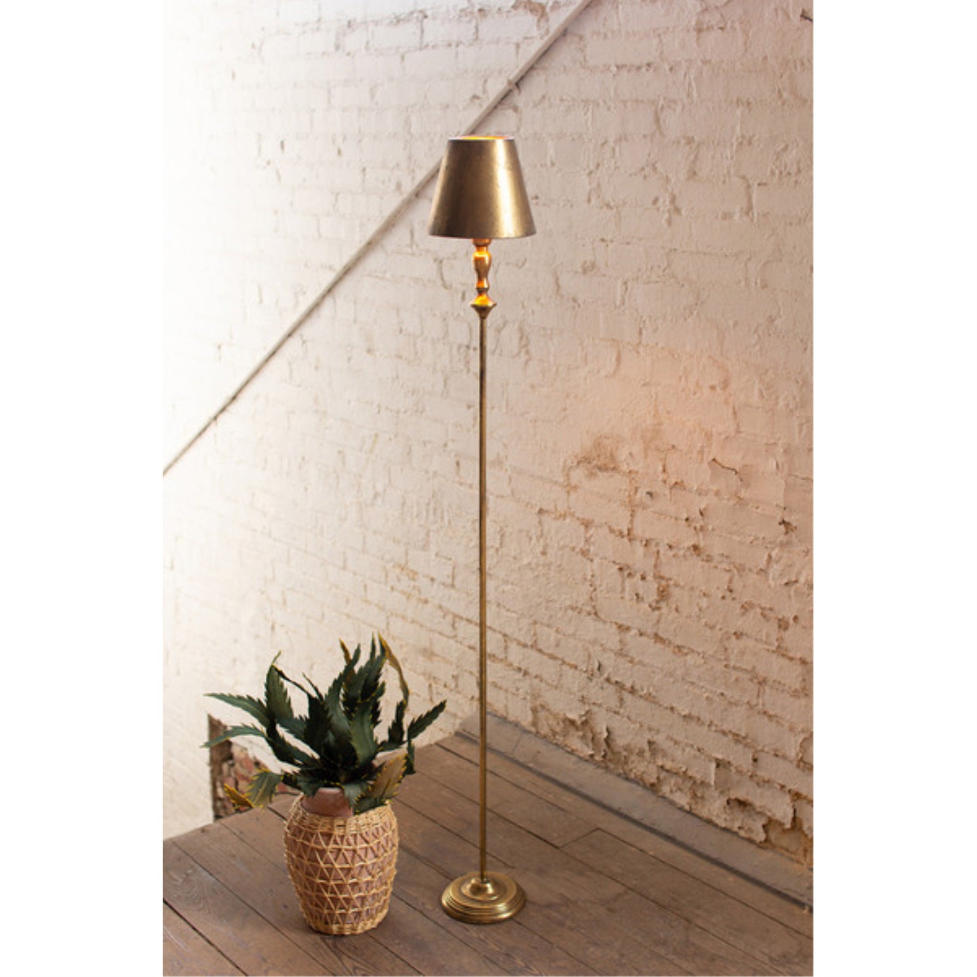 ANTIQUE GOLD FLOOR LAMP WITH METAL SHADE