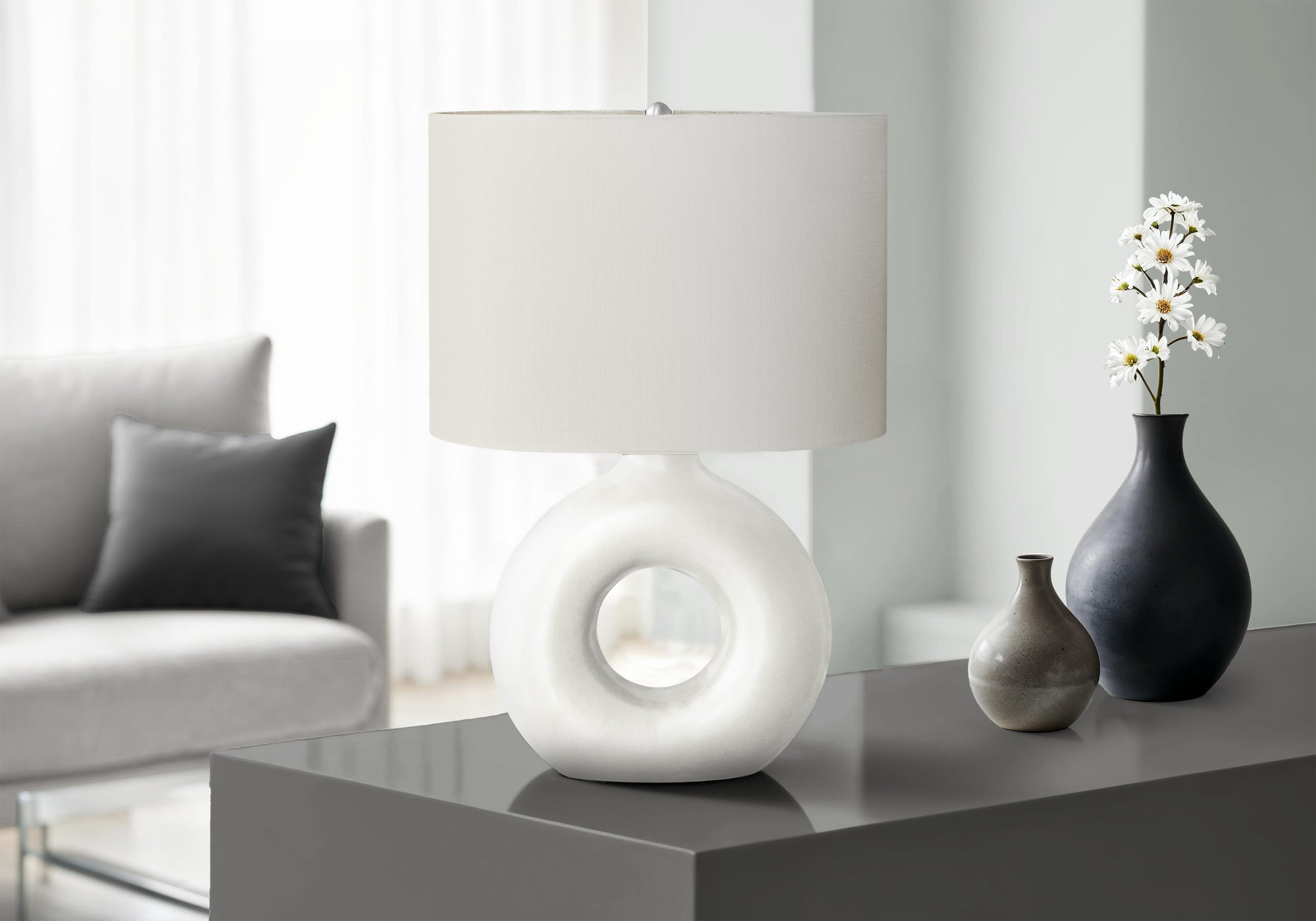 Monarch Specialties Table Lamp, 24in H, White Ceramic, Ivory/Cream Shade, Model I 9672