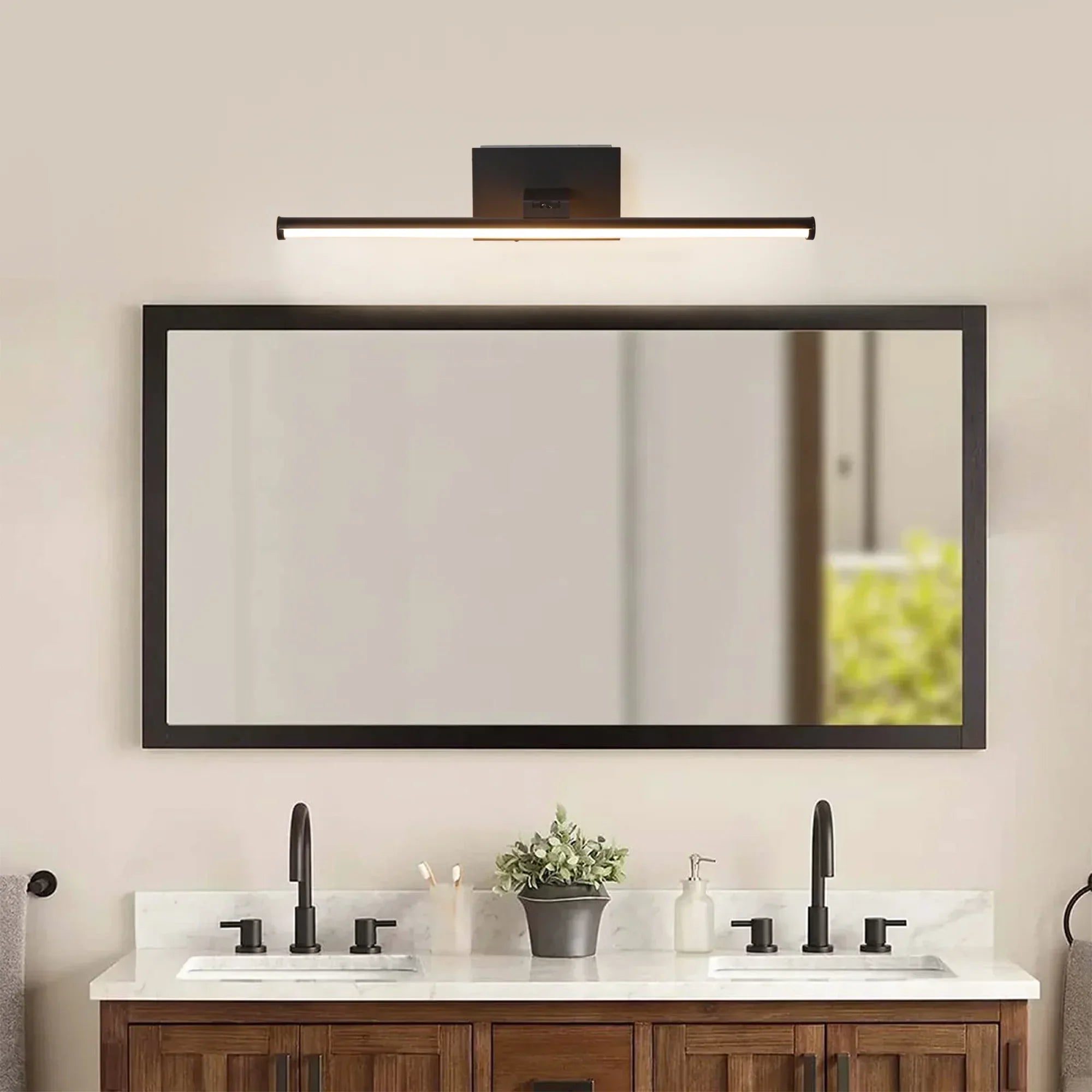 Battery-powered LED Mirror Vanity Light with Remote Control