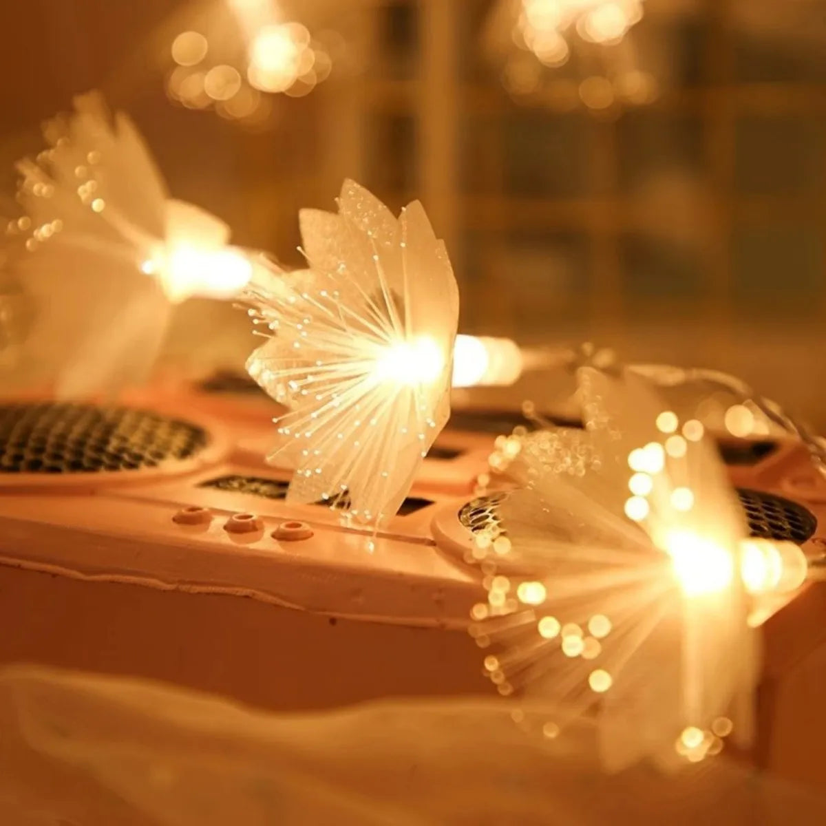 1 enchanting LED fiber optic flower fairy lamp - battery powered, sparkling white flower wreath, suitable for Valentine's Day