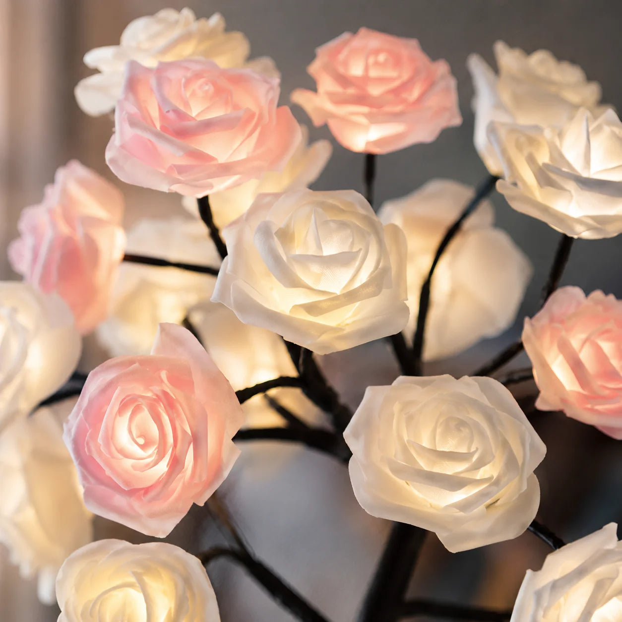 LED Rose Tree Lamp, USB Powered Artificial Flower Night Light Romantic Rose Blossom Design with colorful LED Glow, Perfect for Bedroom, Desk, Living Room and Special Occasions.
