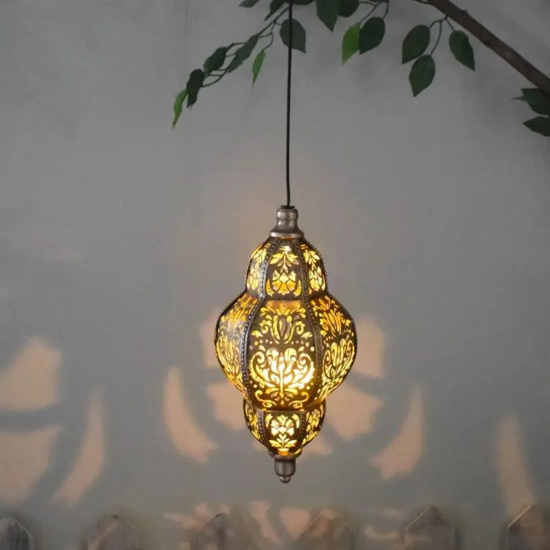 Solar Powered Light Hollow-out Lantern European Style Courtyard Garden Decoration Artistic Atmosphere Pendant Light Projection