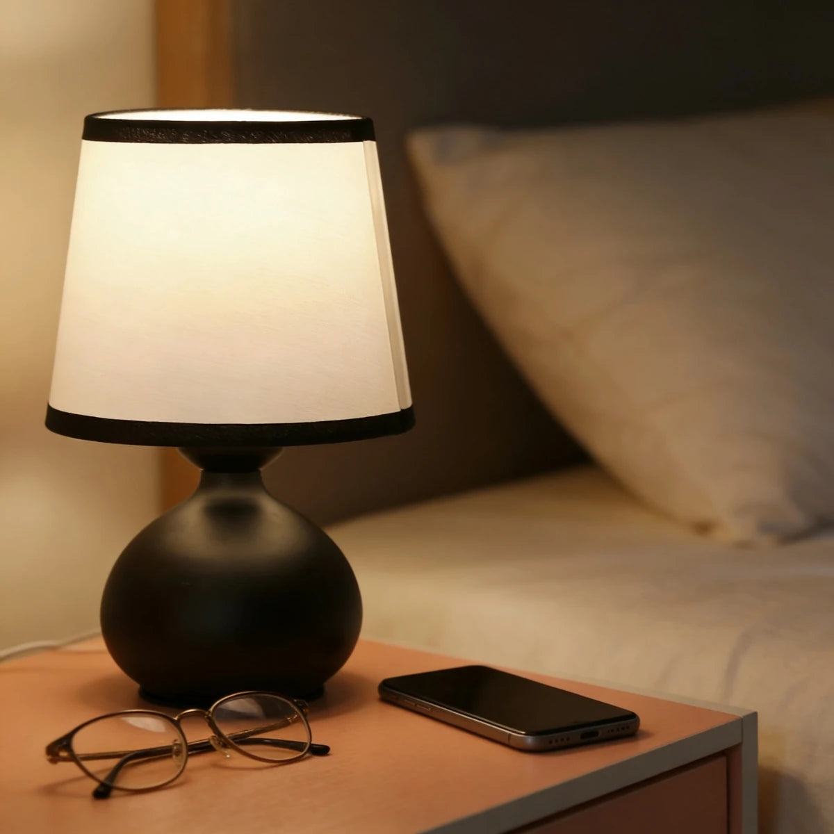 Small and Medium-Sized Bedside Table Lights Are Suitable for Home Use, Including Bedrooms, Living Rooms, Study Rooms, Dormitorie
