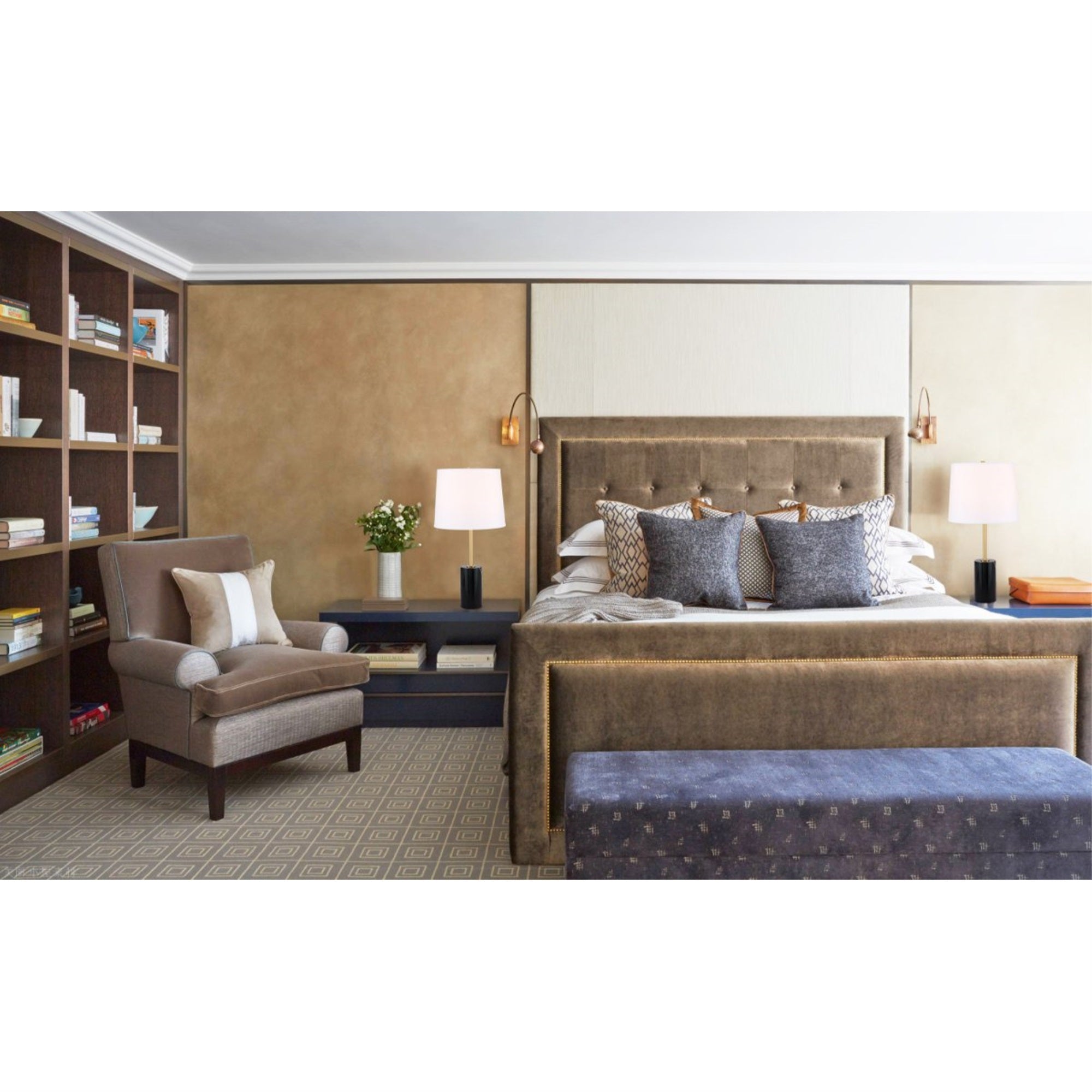 Laurent 1 light Brass Table Lamp