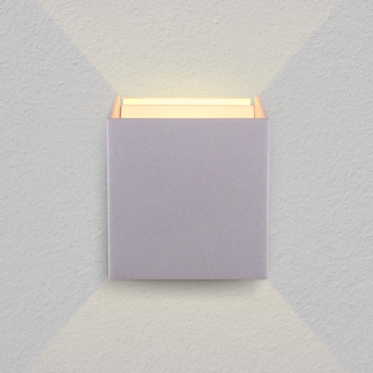 VONN Wall Sconce Lighting Fixture, Integrated LED, Aluminum, 9.75inL x 5.50inD x 4.75inH, Silver, Model VMW15810AL