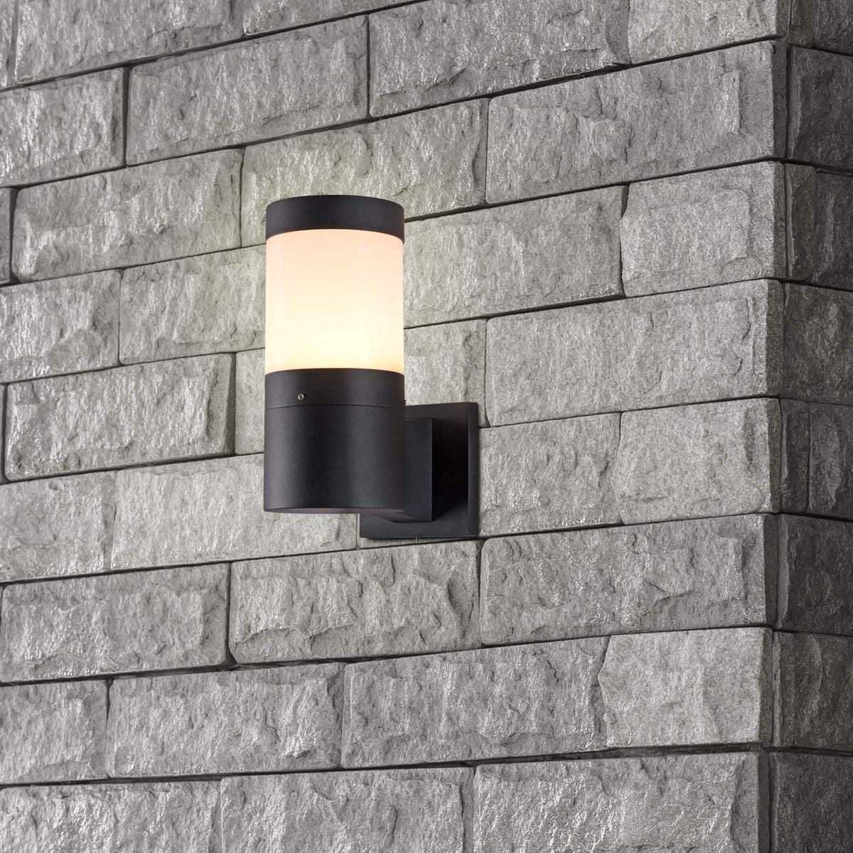 VONN Modern LED Outdoor Wall Sconce, 5W, 4.5inL x 7.25inW x 10.5inH, Aluminum, Matte Black, Model VOW175
