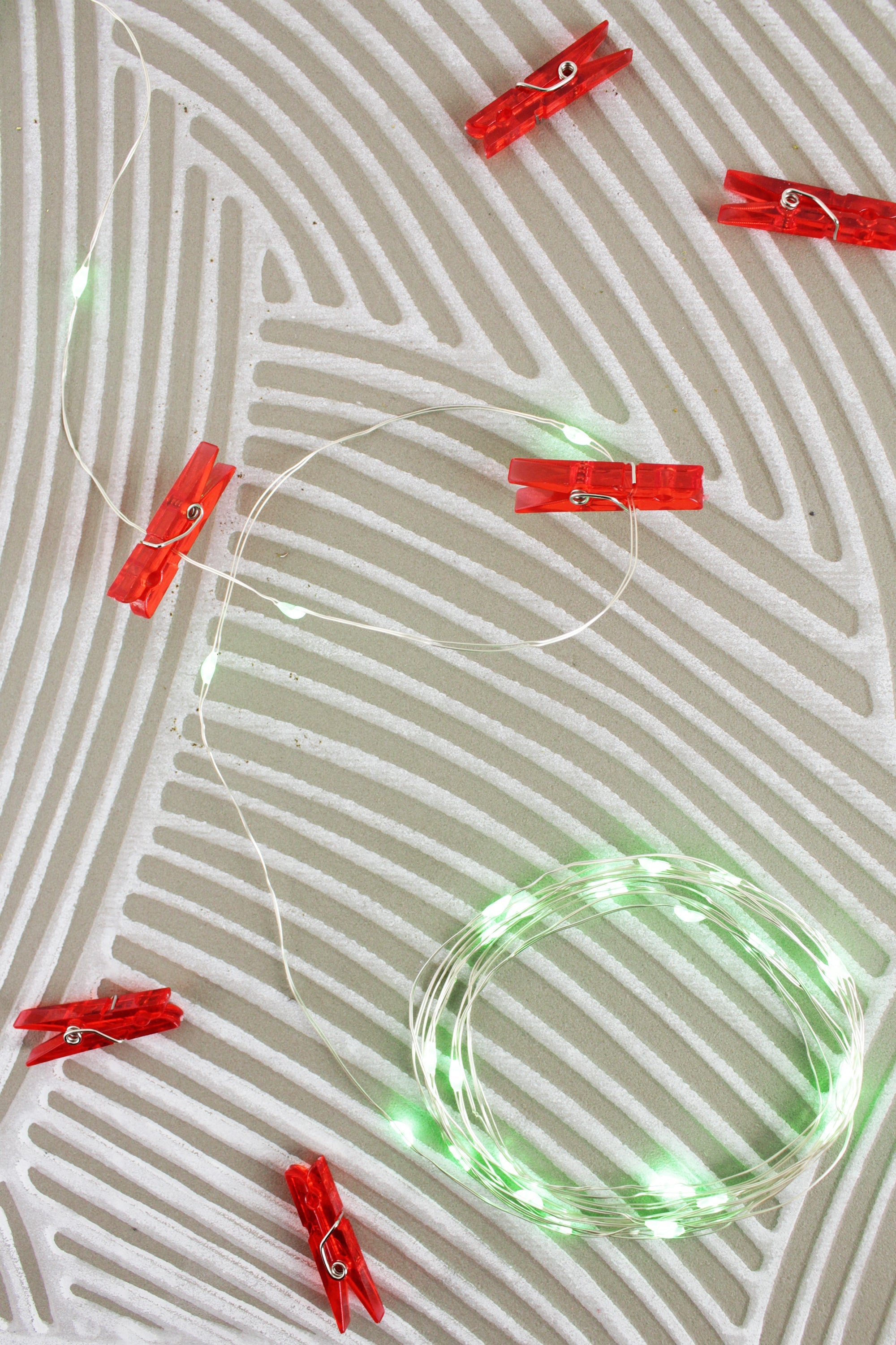 36 LED Red Christmas Card Clip String Light- Battery Operated