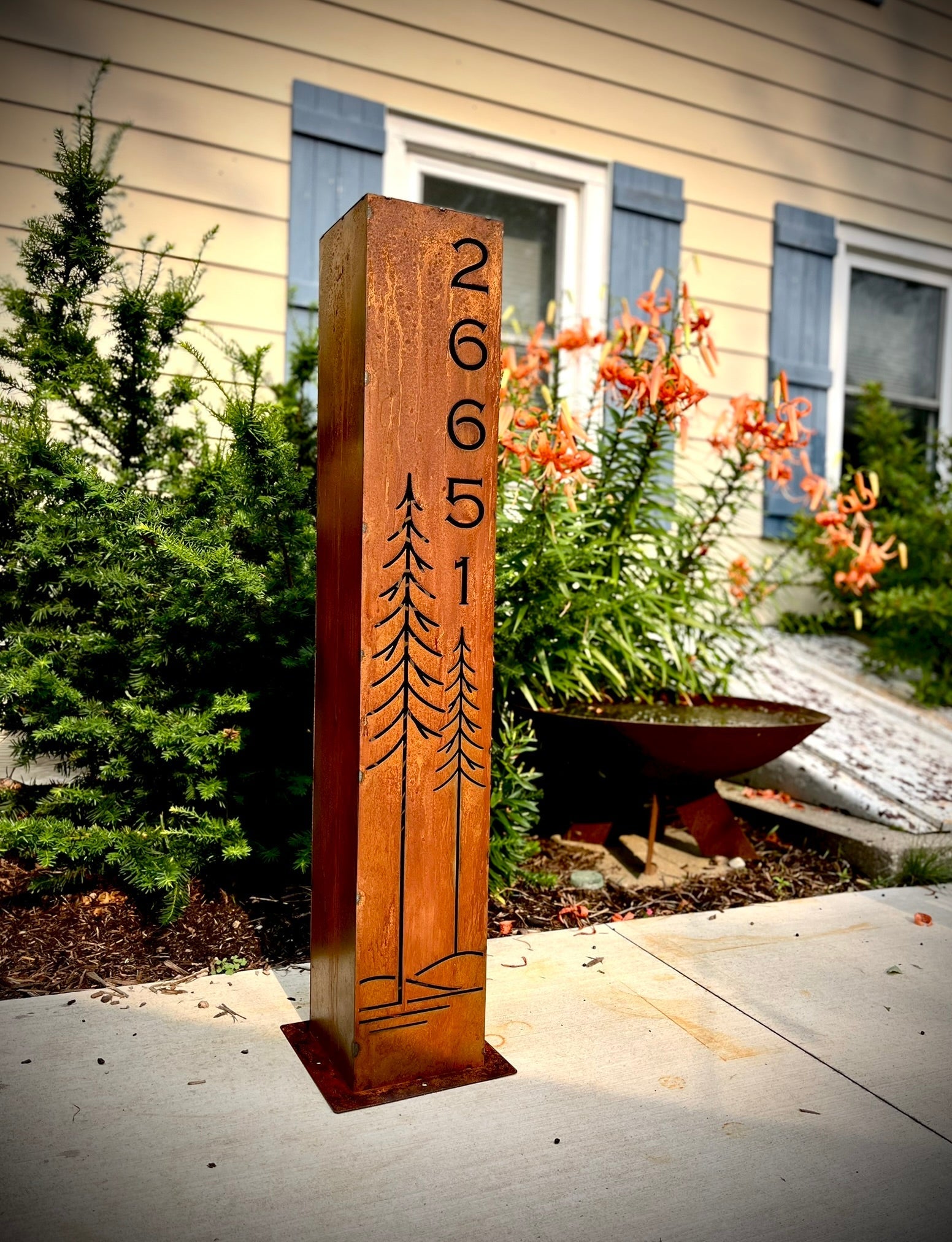 Simple Pines Address Solar Pillar - Steel - Corten Available