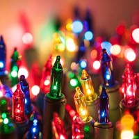 Holiday Essence - Set Of 140 Multi-Color Chasing Lights - Ul Certified - 8 Function Controller/Chaser - Green Wire - Indoor Use