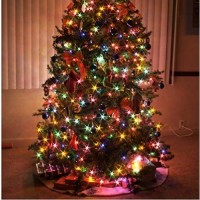 Holiday Essence - Set Of 140 Multi-Color Chasing Lights - Ul Certified - 8 Function Controller/Chaser - Green Wire - Indoor Use